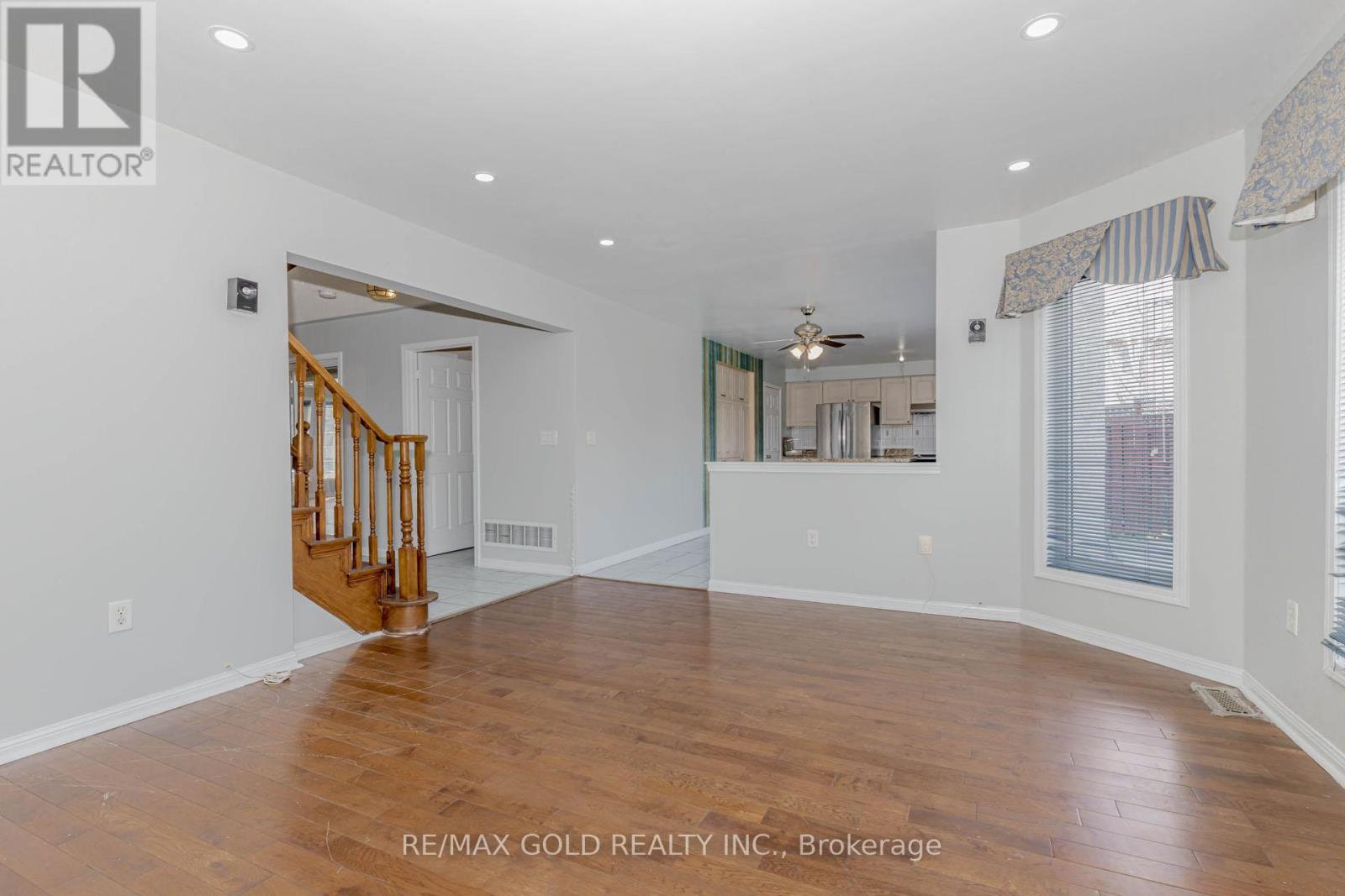 6 Wonder Way, Brampton, Ontario  L6P 1E9 - Photo 9 - W12150733