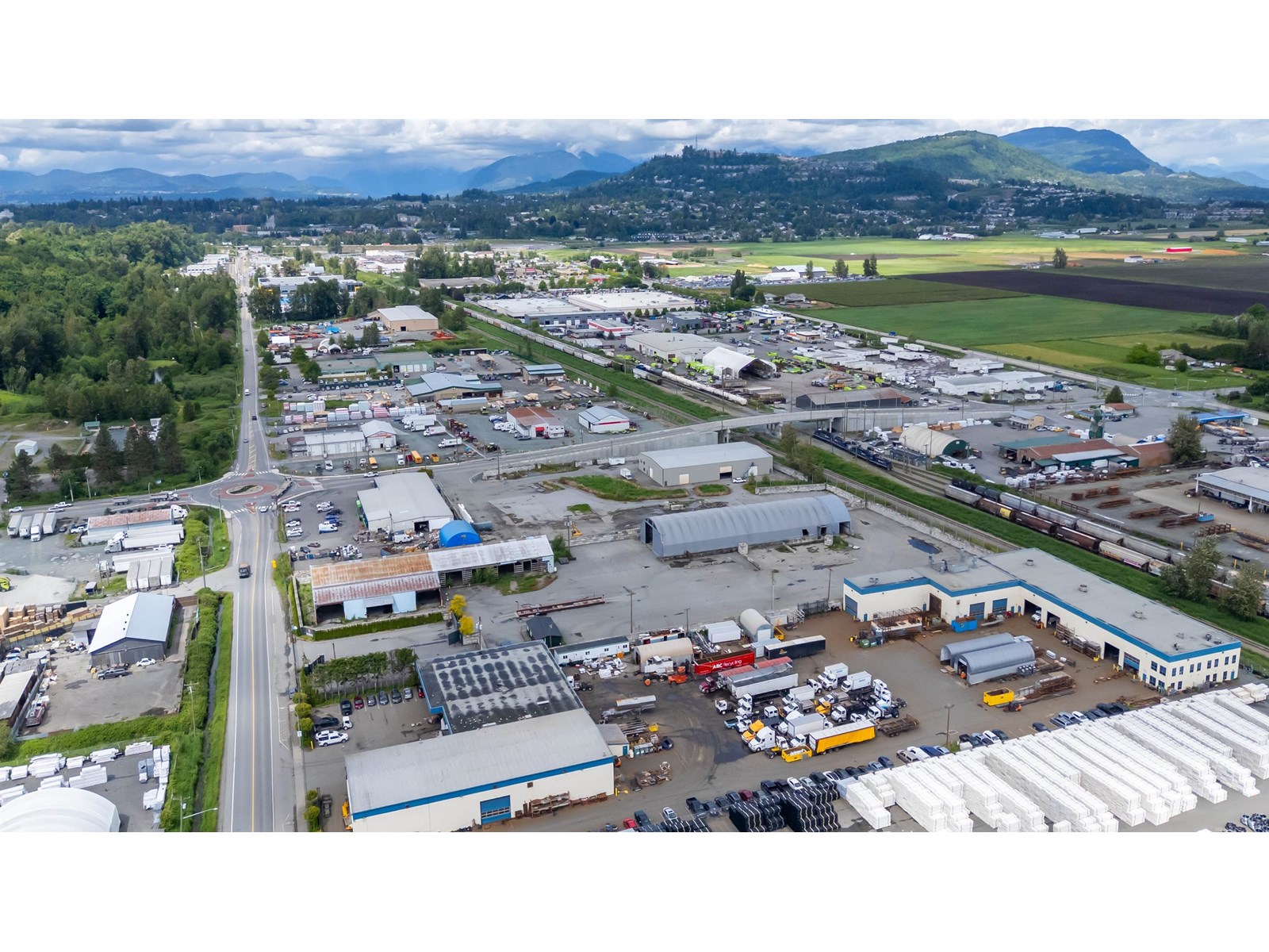 34450 Vye Road, Abbotsford, British Columbia  V2S 7P6 - Photo 3 - C8069381