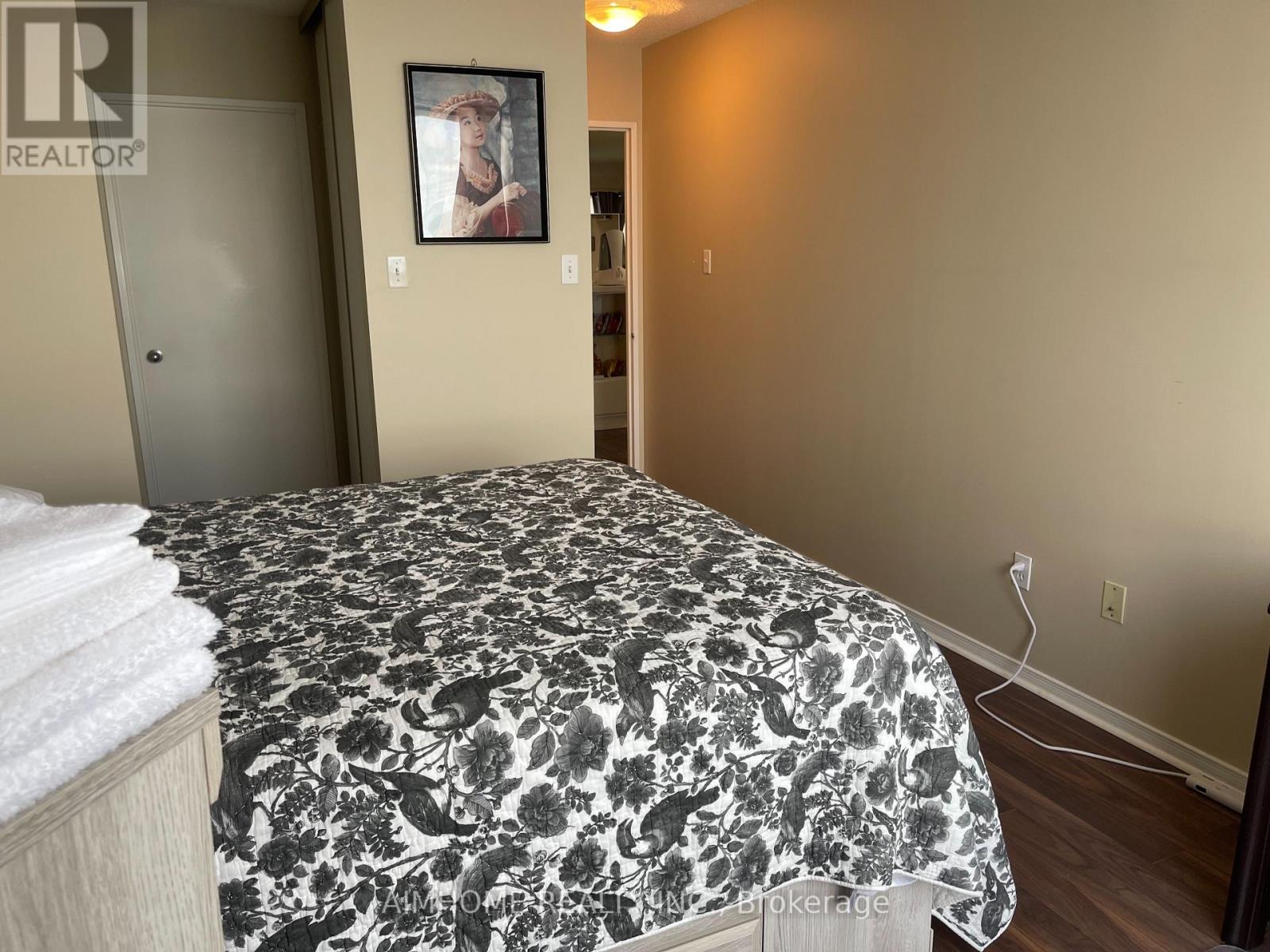 1104 - 75 King Street E, Mississauga, Ontario  L5A 4G5 - Photo 13 - W12166215