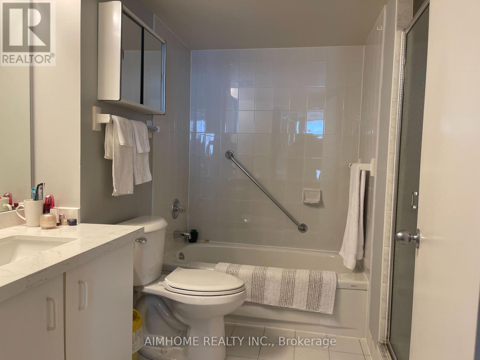1104 - 75 King Street E, Mississauga, Ontario  L5A 4G5 - Photo 15 - W12166215