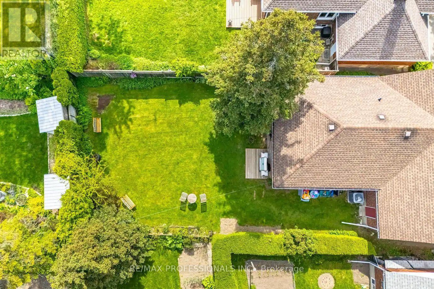 39 Old Oak Road, Toronto, Ontario  M9A 2W1 - Photo 43 - W12166238