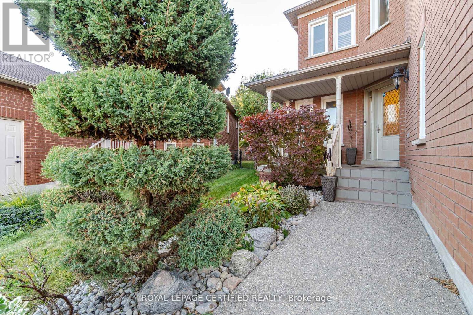 22 Bradwick Court, Caledon, Ontario  L7C 1B6 - Photo 3 - W12166289