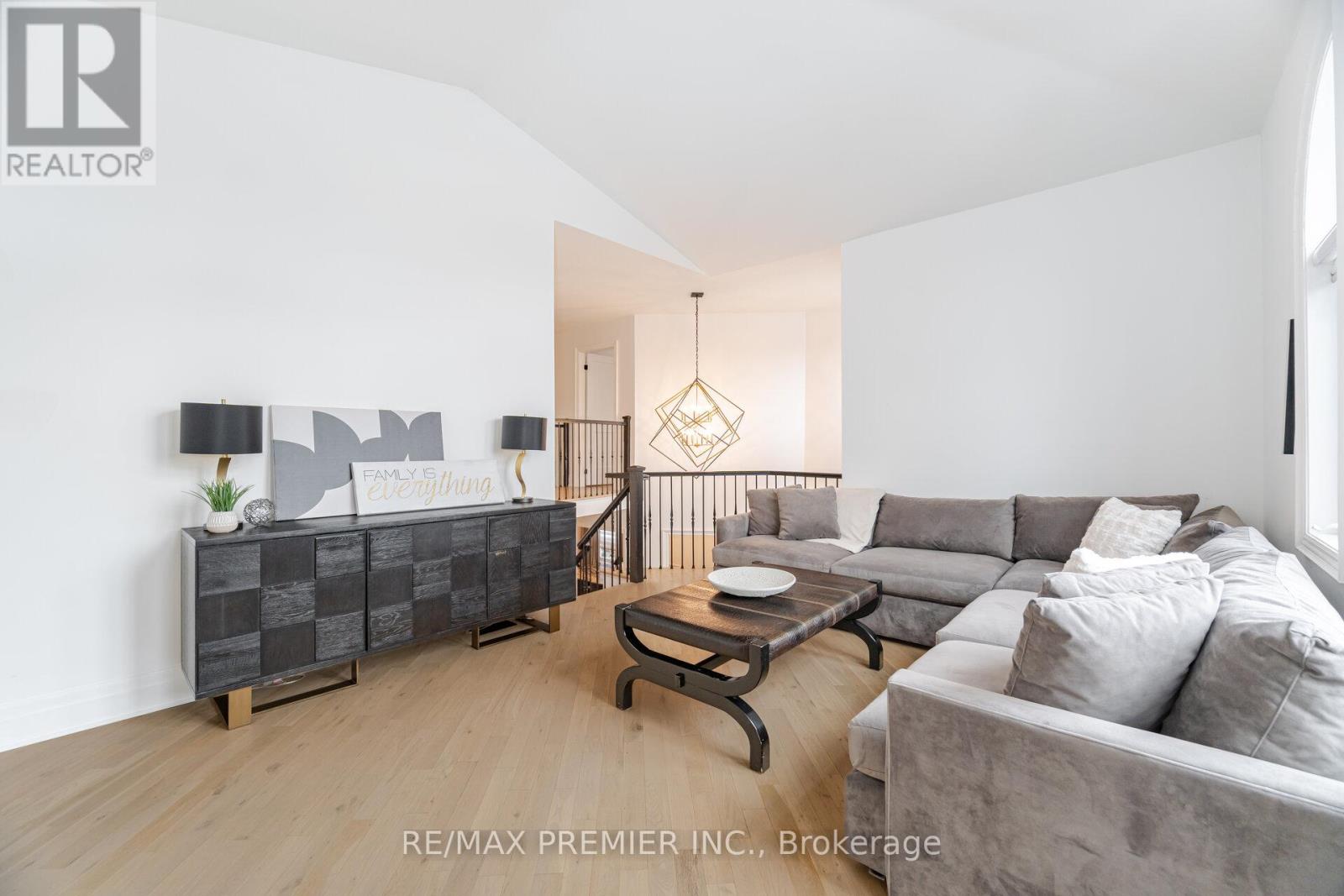 28 Strawberry Hill Court, Caledon, Ontario  L7E 1S1 - Photo 12 - W12166320