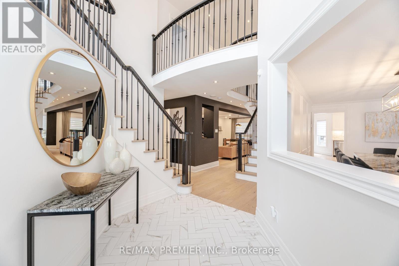 28 Strawberry Hill Court, Caledon, Ontario  L7E 1S1 - Photo 3 - W12166320