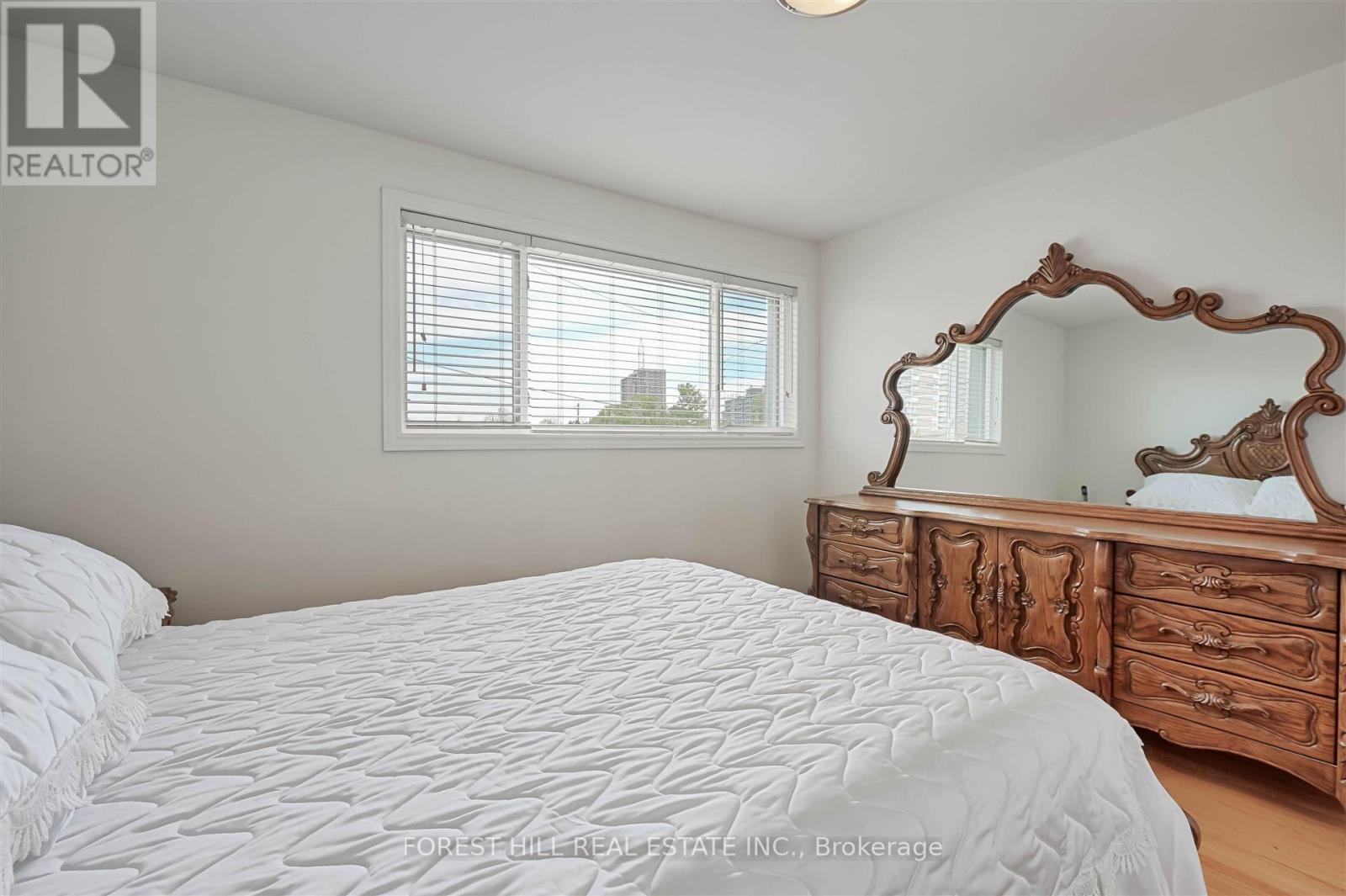18 Kinnie Court, Toronto, Ontario  M3N 2R9 - Photo 17 - W12166321