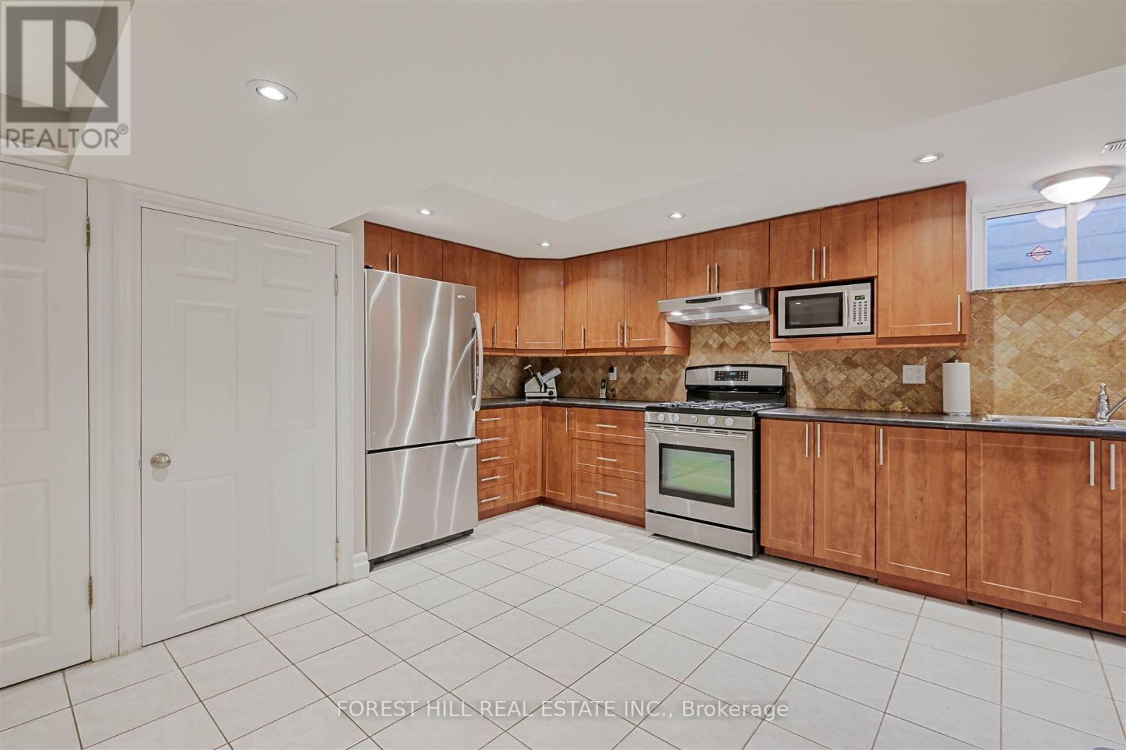 18 Kinnie Court, Toronto (Black Creek), Ontario  M3N 2R9 - Photo 29 - W12166321