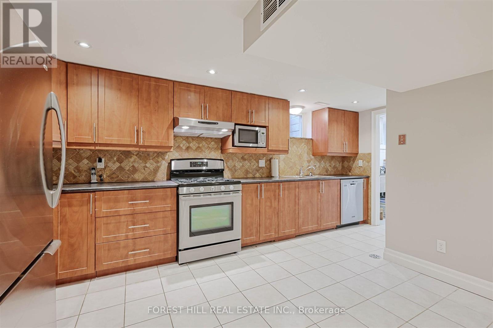 18 Kinnie Court, Toronto, Ontario  M3N 2R9 - Photo 30 - W12166321