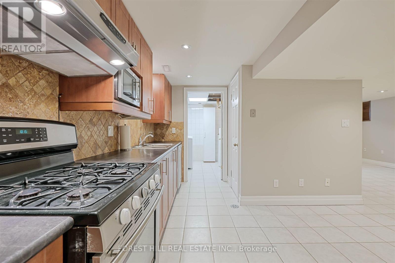 18 Kinnie Court, Toronto, Ontario  M3N 2R9 - Photo 31 - W12166321