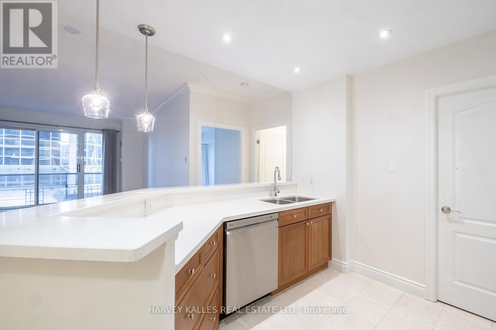 412 - 2 Aberfoyle Crescent, Toronto, Ontario  M8X 2Z8 - Photo 7 - W12166426