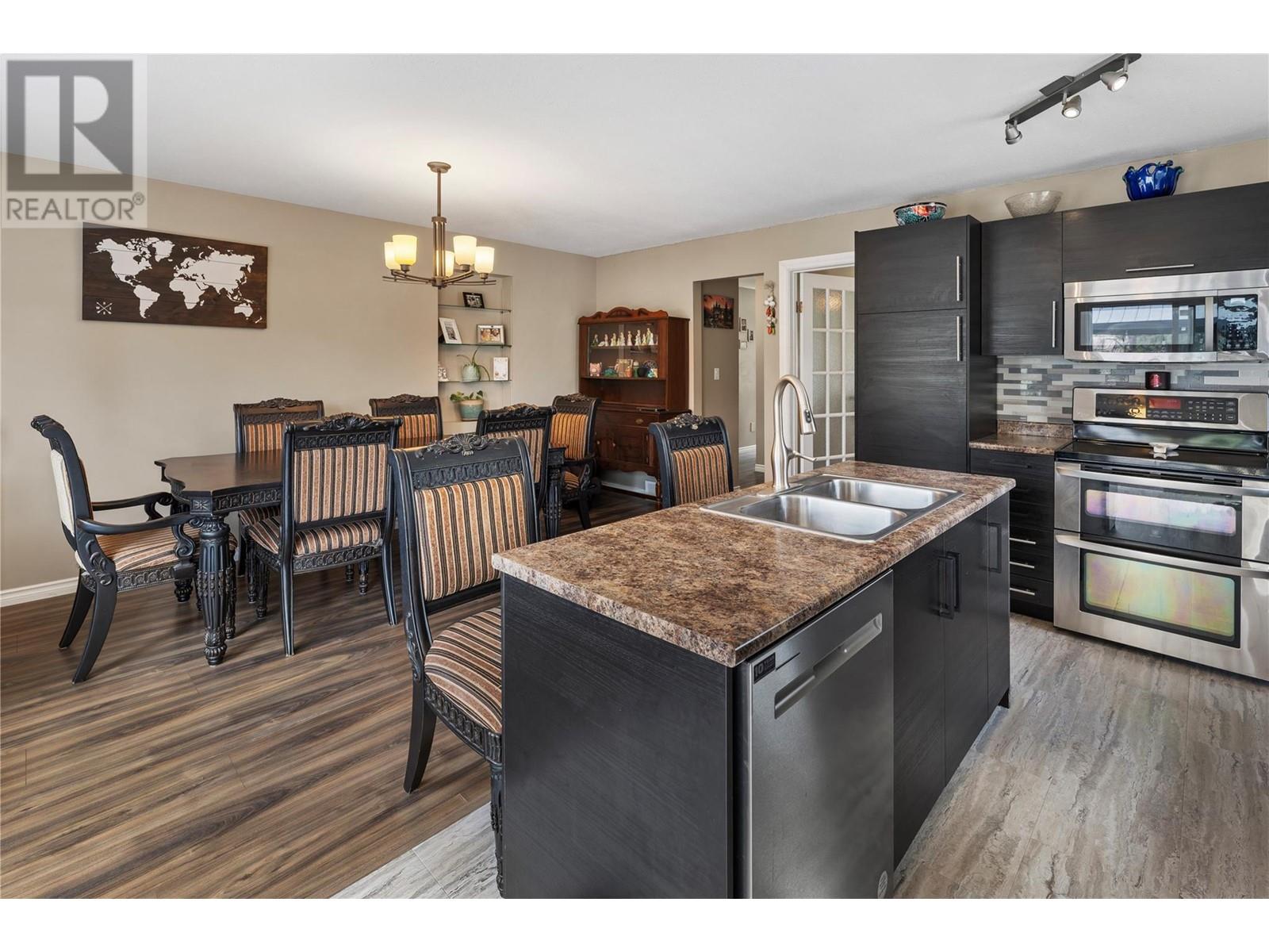 2036 Tomat Avenue, West Kelowna, BC V1Z3C5