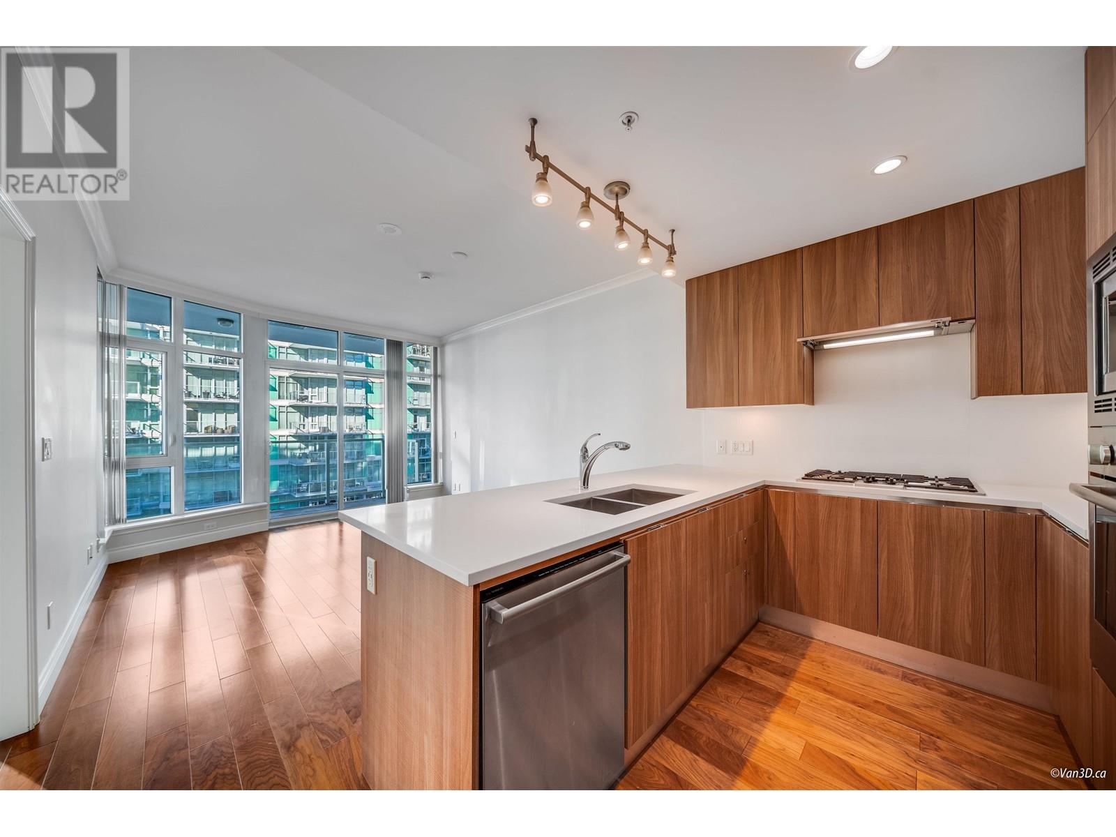 305 185 Victory Ship Way, North Vancouver, British Columbia  V7L 0G2 - Photo 8 - R3005959