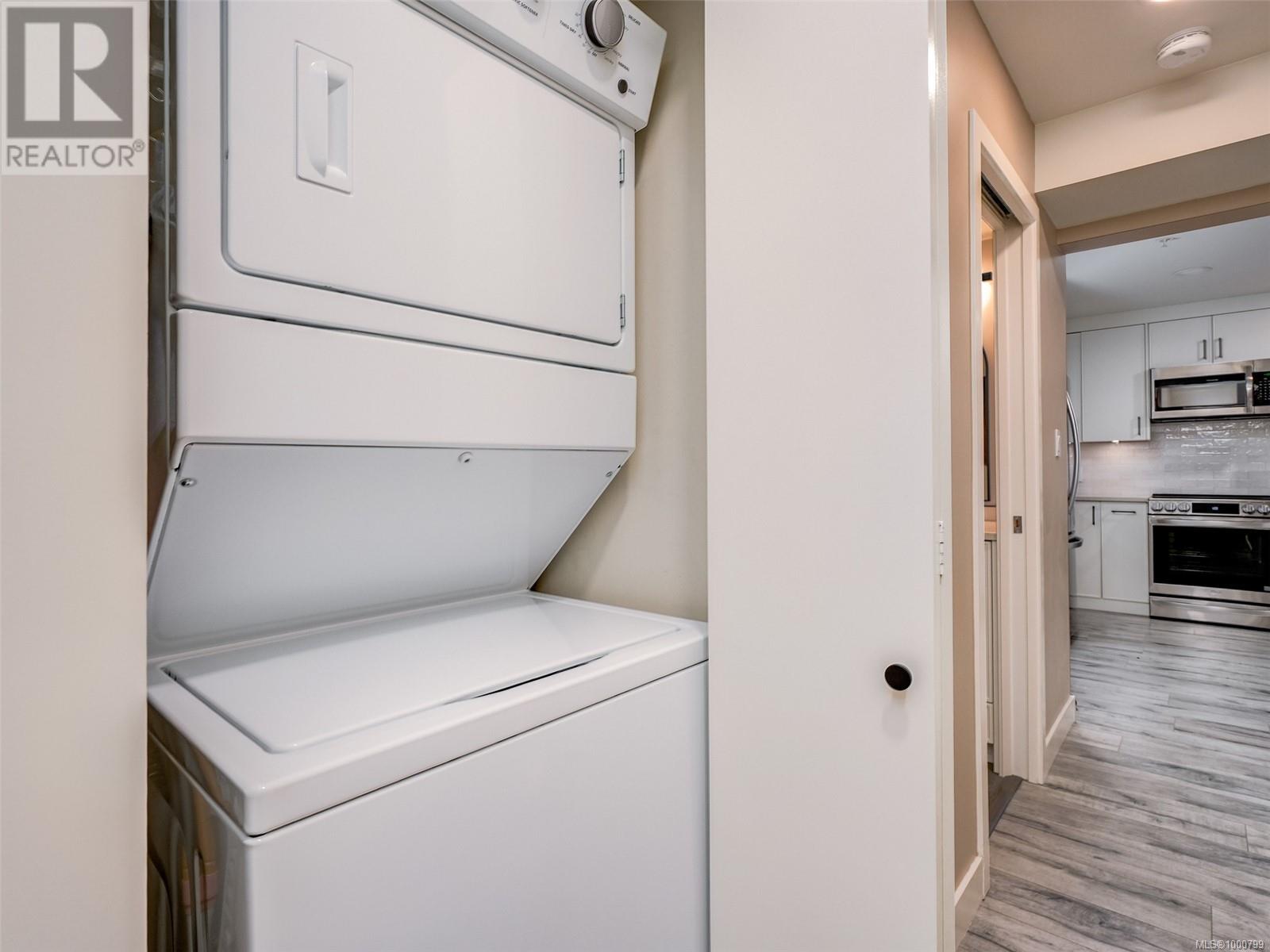 108 797 Tyee Rd, Victoria, British Columbia  V9A 7R4 - Photo 17 - 1000799