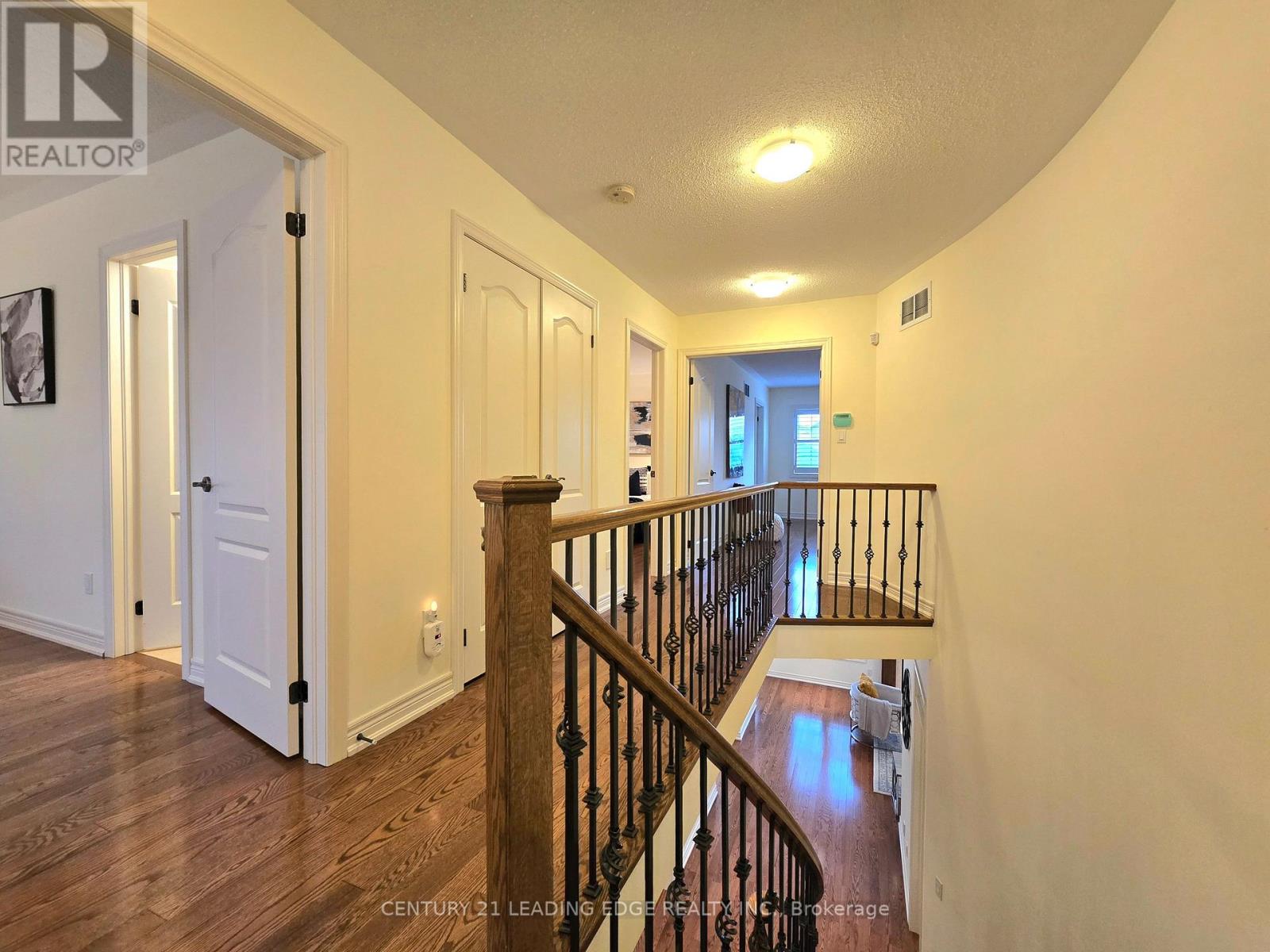 6 Castleglen Boulevard, Markham, Ontario  L6C 0A8 - Photo 19 - N12163005
