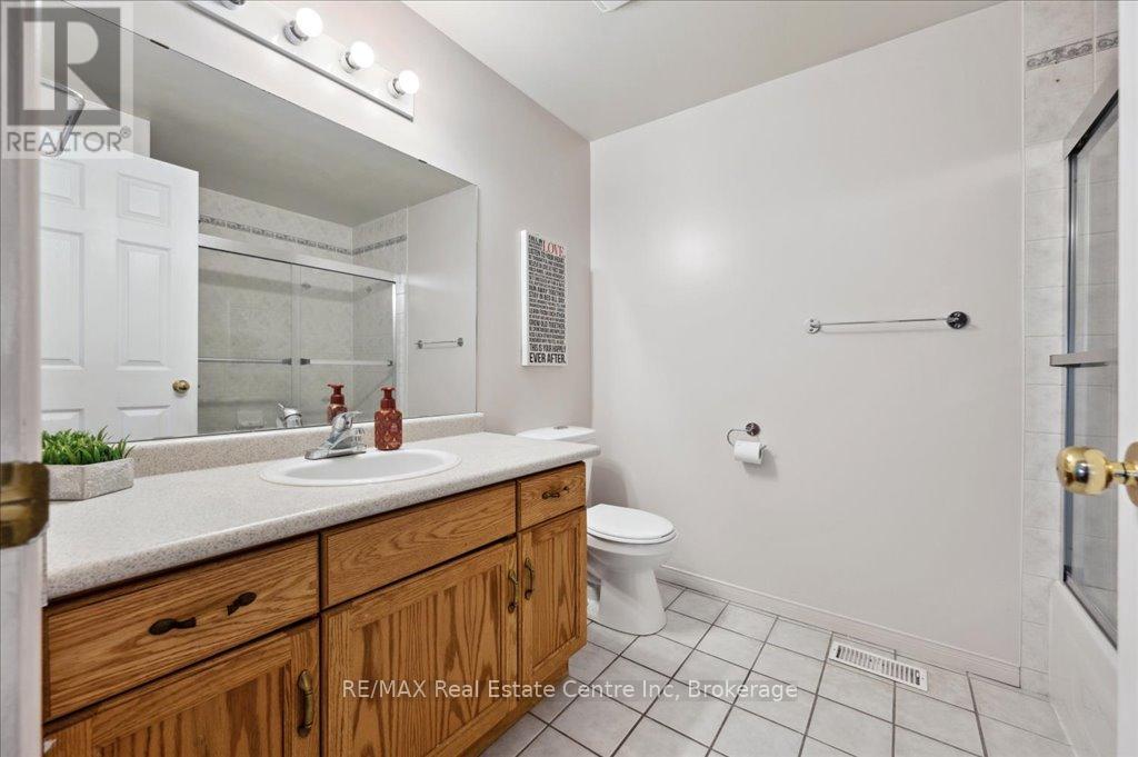 11 Candlewood Drive, Guelph (Willow West/sugarbush/west Acres), Ontario  N1K 1W2 - Photo 20 - X12166463