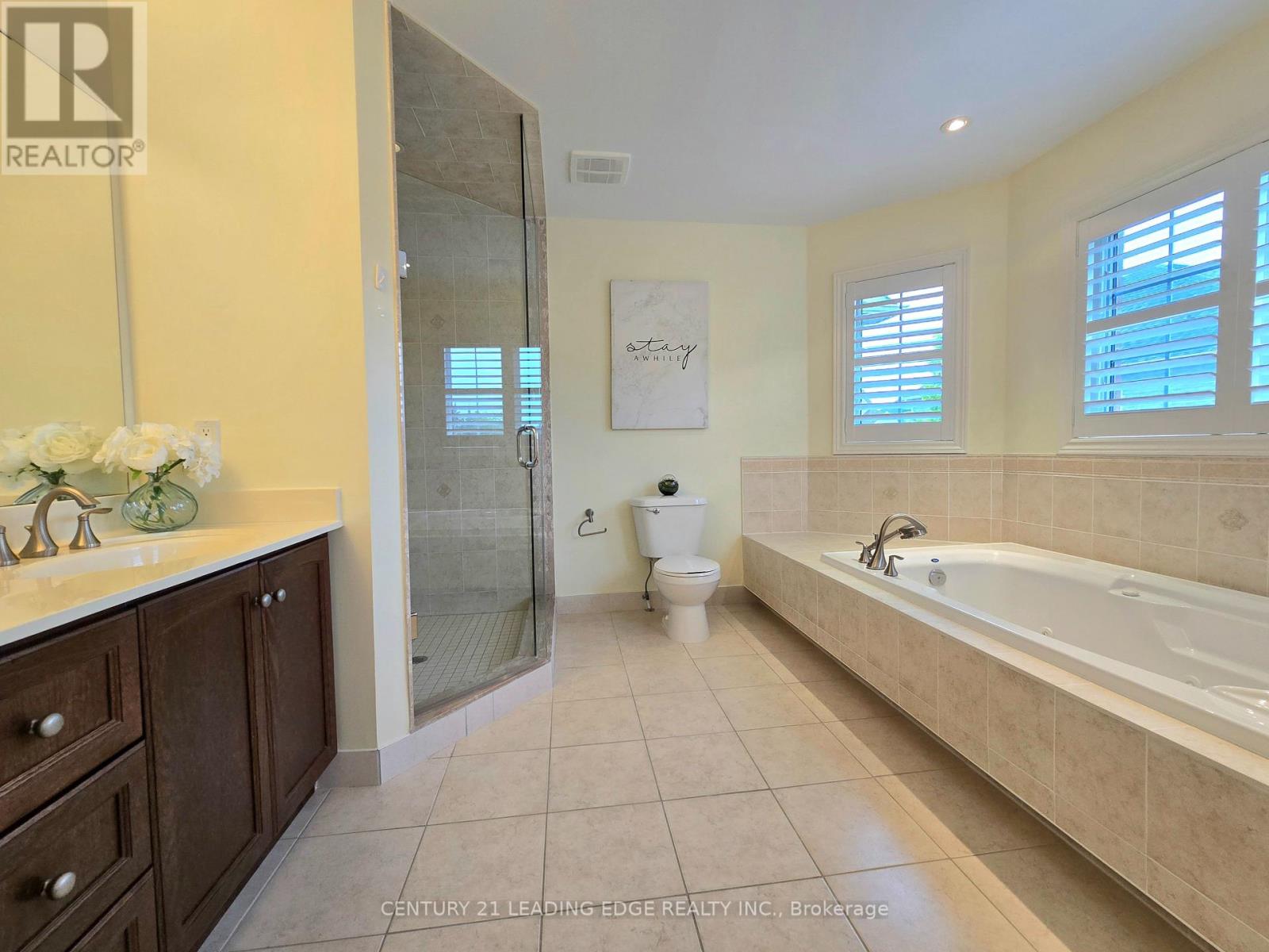 6 Castleglen Boulevard, Markham, Ontario  L6C 0A8 - Photo 32 - N12163005