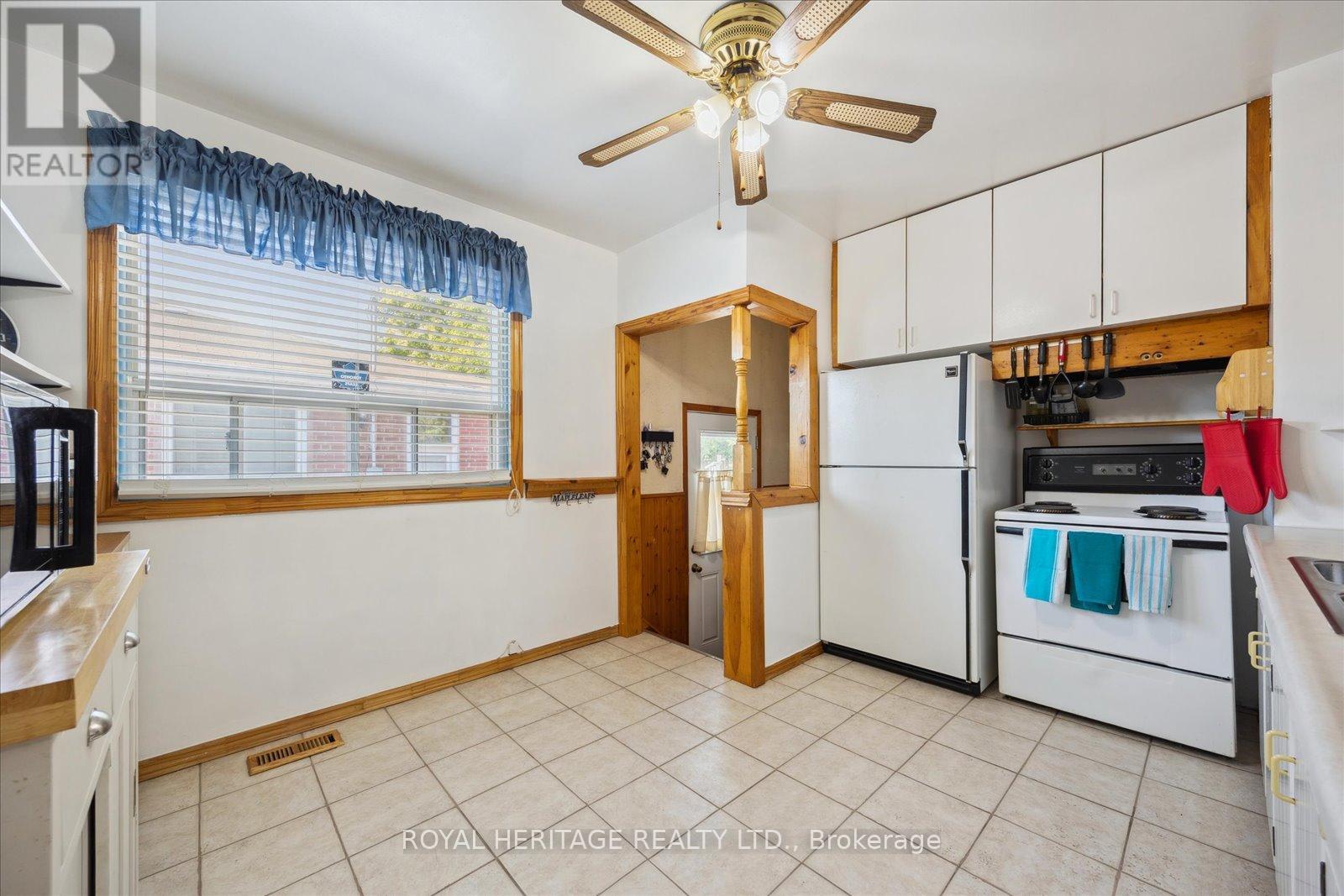 304 Rosedale Drive, Whitby, Ontario L1N 1Z3 - Photo 10 - E12166436