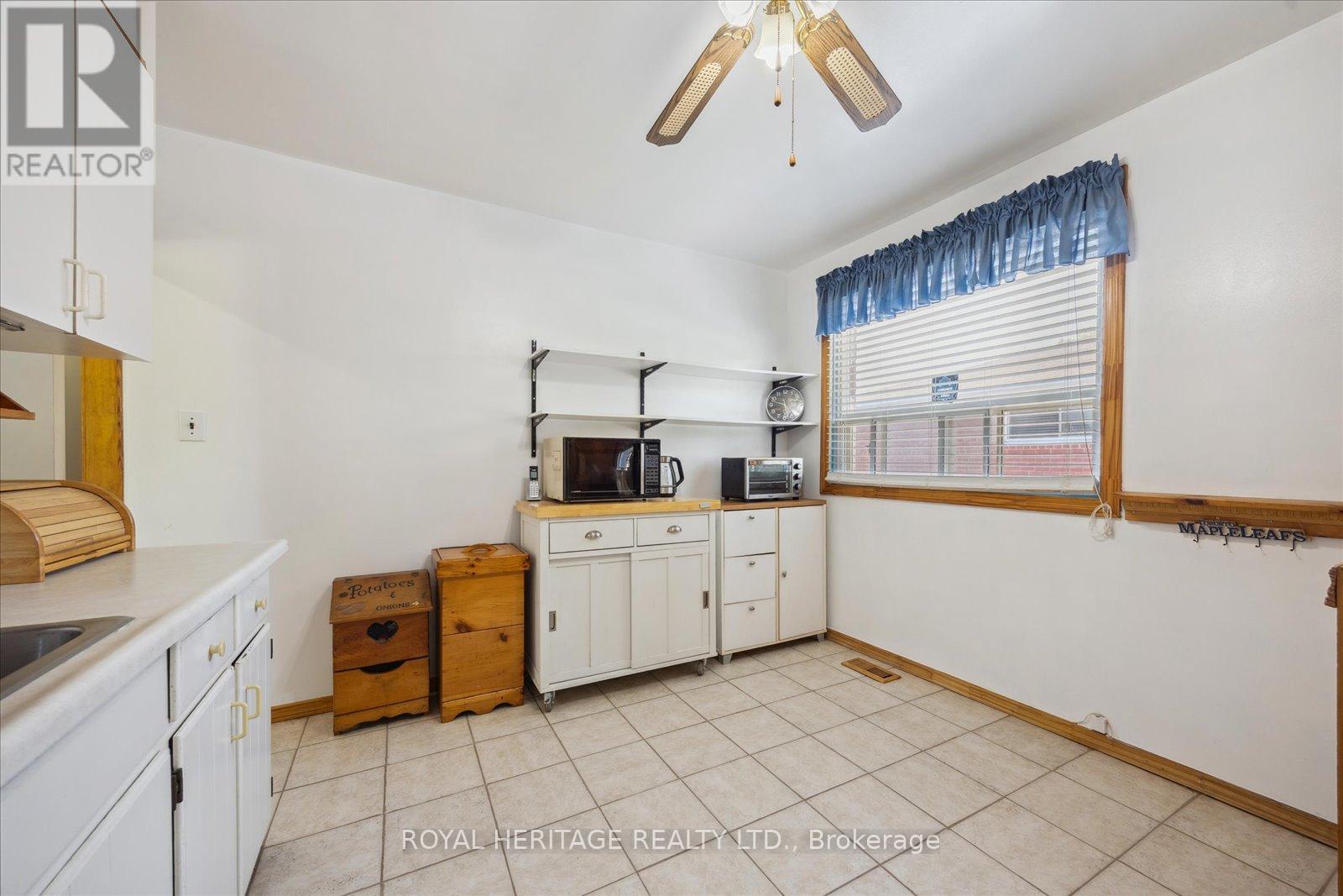 304 Rosedale Drive, Whitby (Downtown Whitby), Ontario  L1N 1Z3 - Photo 11 - E12166436