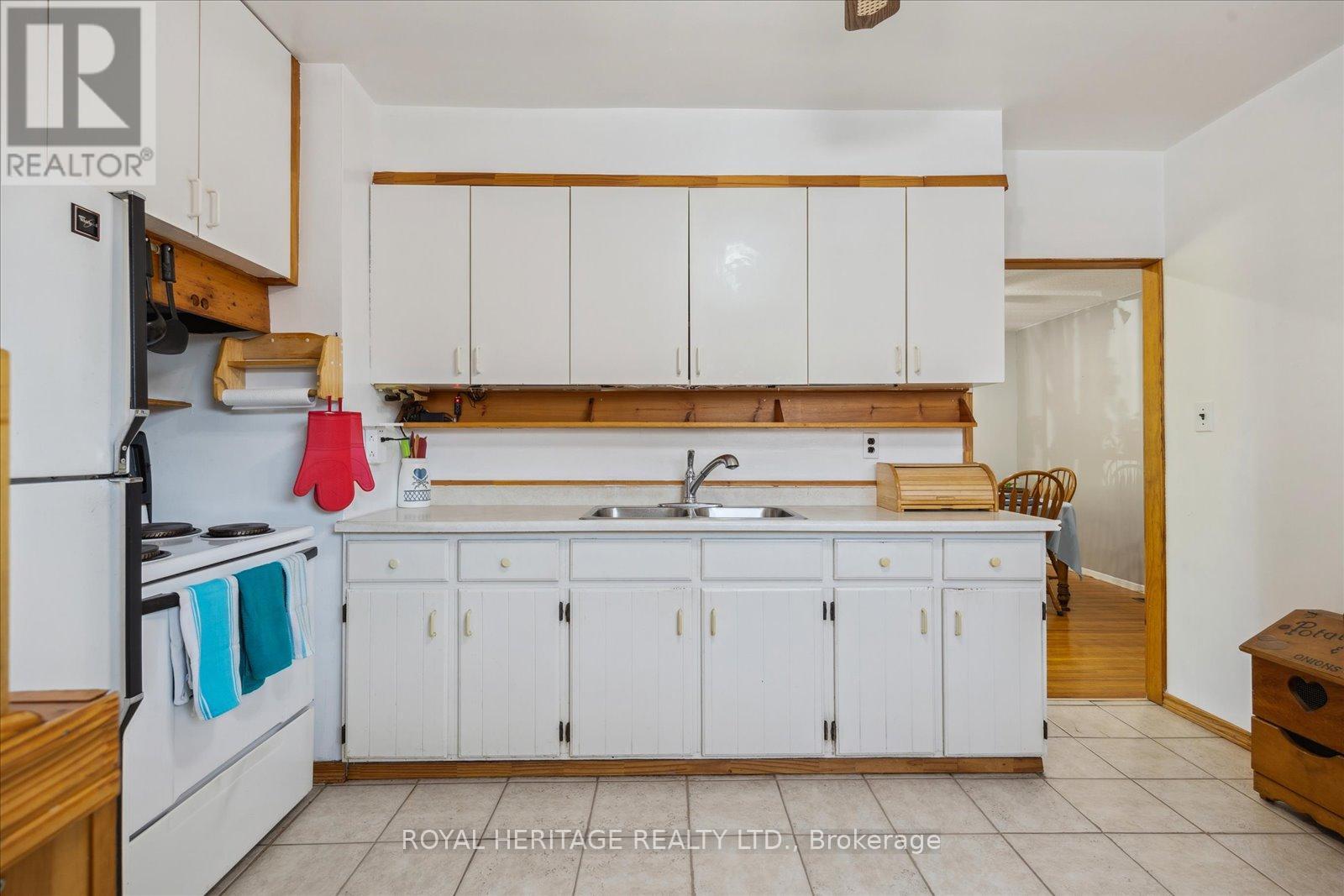 304 Rosedale Drive, Whitby, Ontario L1N 1Z3 - Photo 8 - E12166436