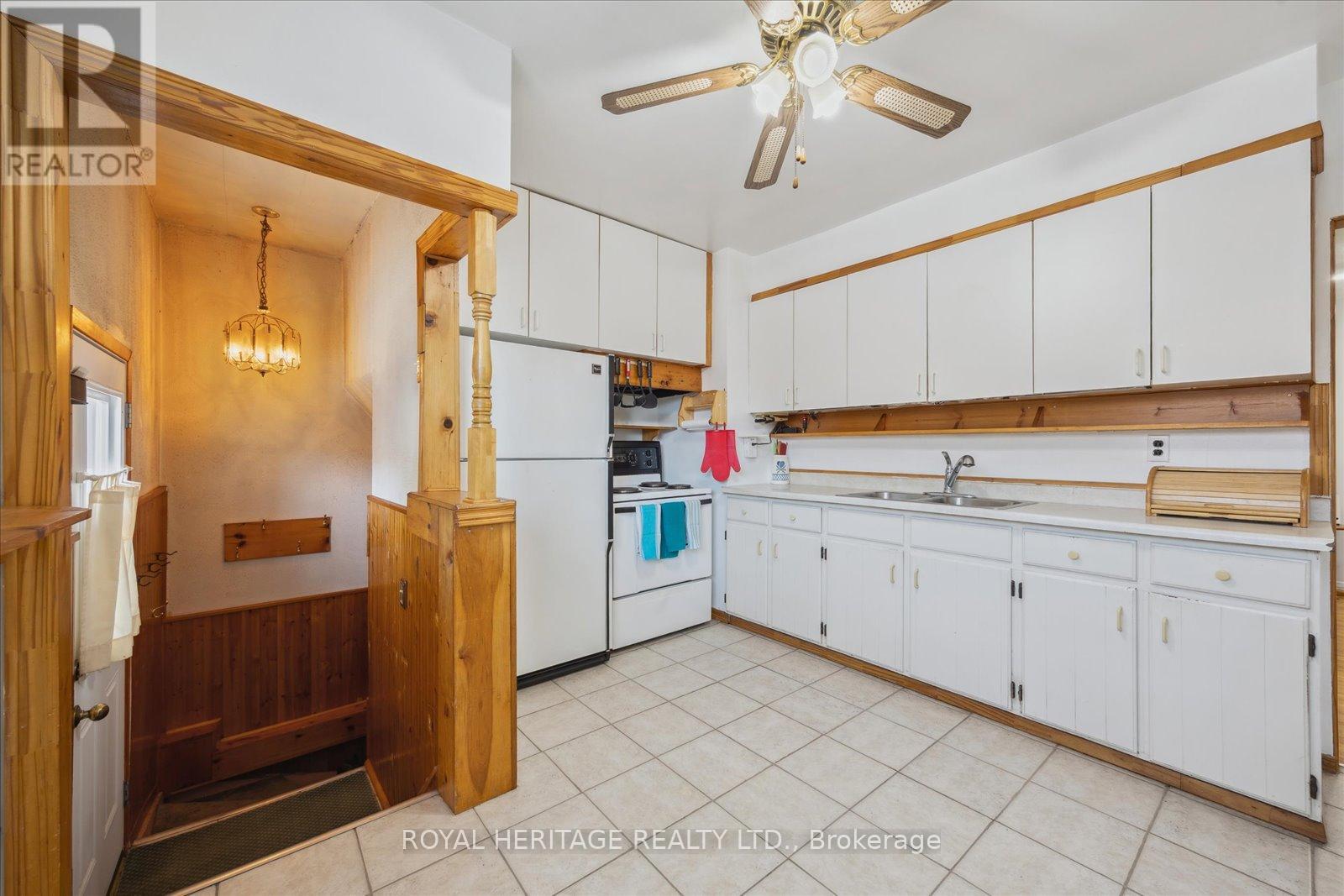 304 Rosedale Drive, Whitby, Ontario L1N 1Z3 - Photo 9 - E12166436