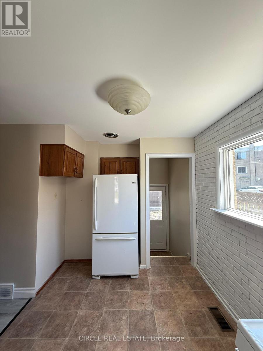 1345 Marlborough Boulevard, Windsor, Ontario  N9C 1Y8 - Photo 4 - X12140248