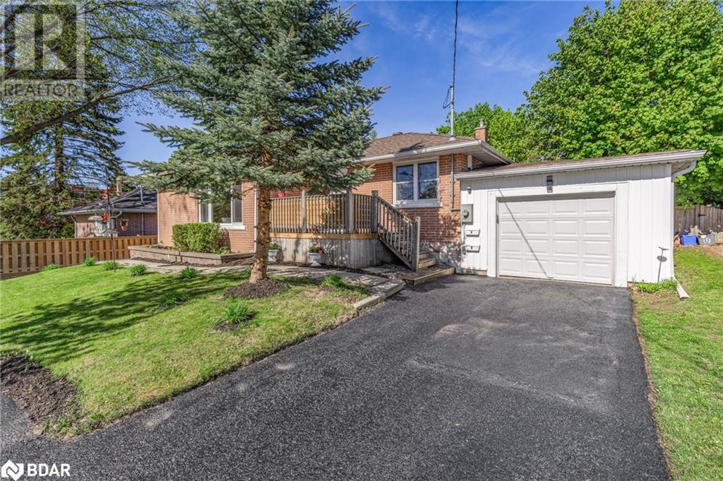 90 Johnson Street, Barrie, Ontario  L4M 4R3 - Photo 2 - 40732632