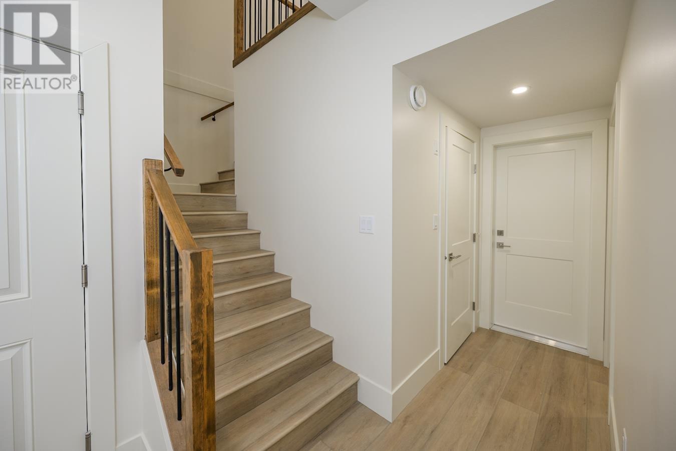 Property at 7943 SOUTHRIDGE AVENUE image 5