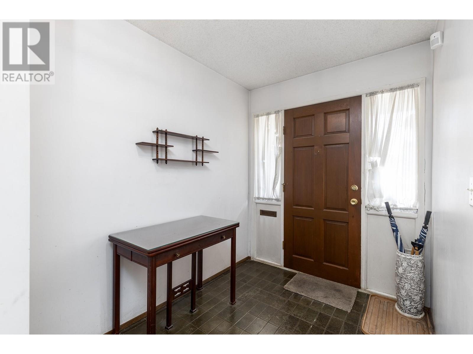 10926 Canso Crescent, Richmond, British Columbia  V7E 5B9 - Photo 4 - R3005581