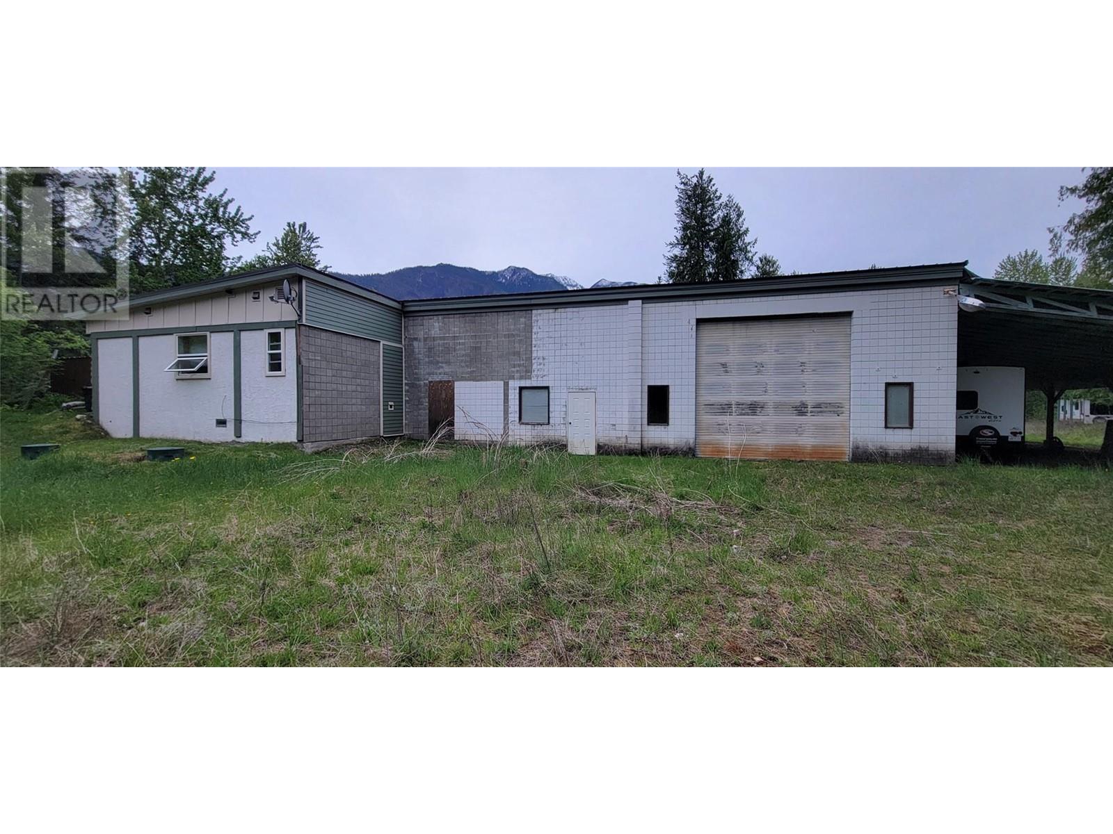 204 Stewart Street, Rosebery, BC V0G1S1