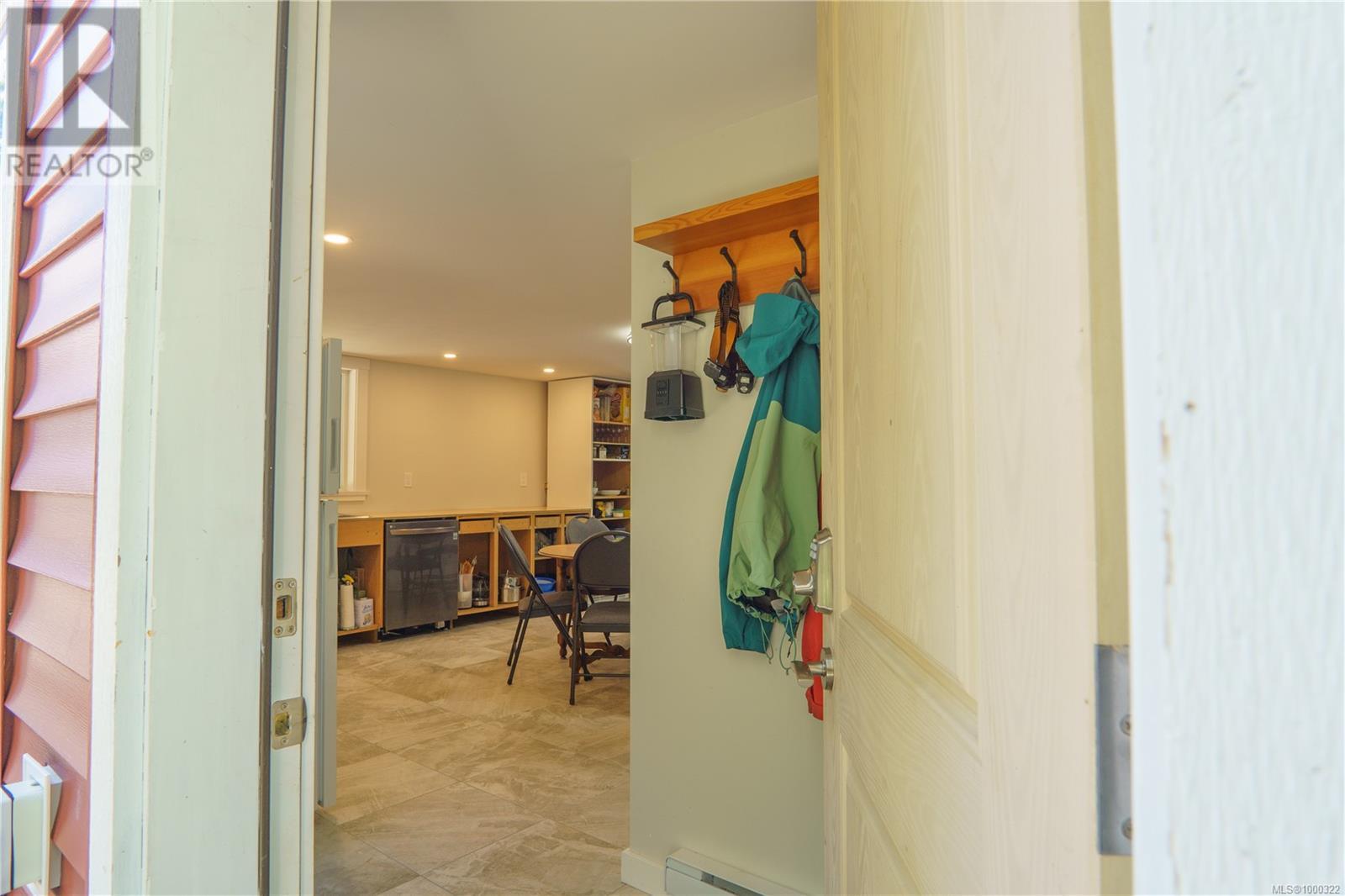 1145 Seventh Ave, Ucluelet, British Columbia  V0R 3A0 - Photo 5 - 1000322