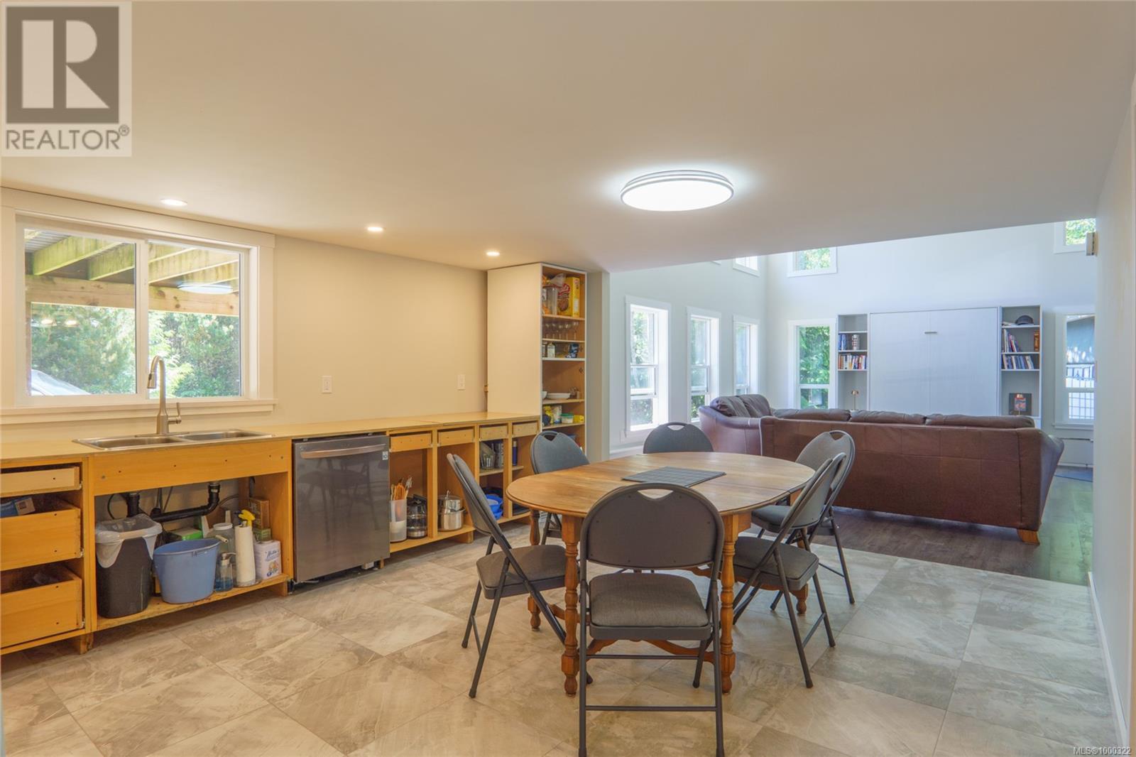 1145 Seventh Ave, Ucluelet, British Columbia  V0R 3A0 - Photo 6 - 1000322