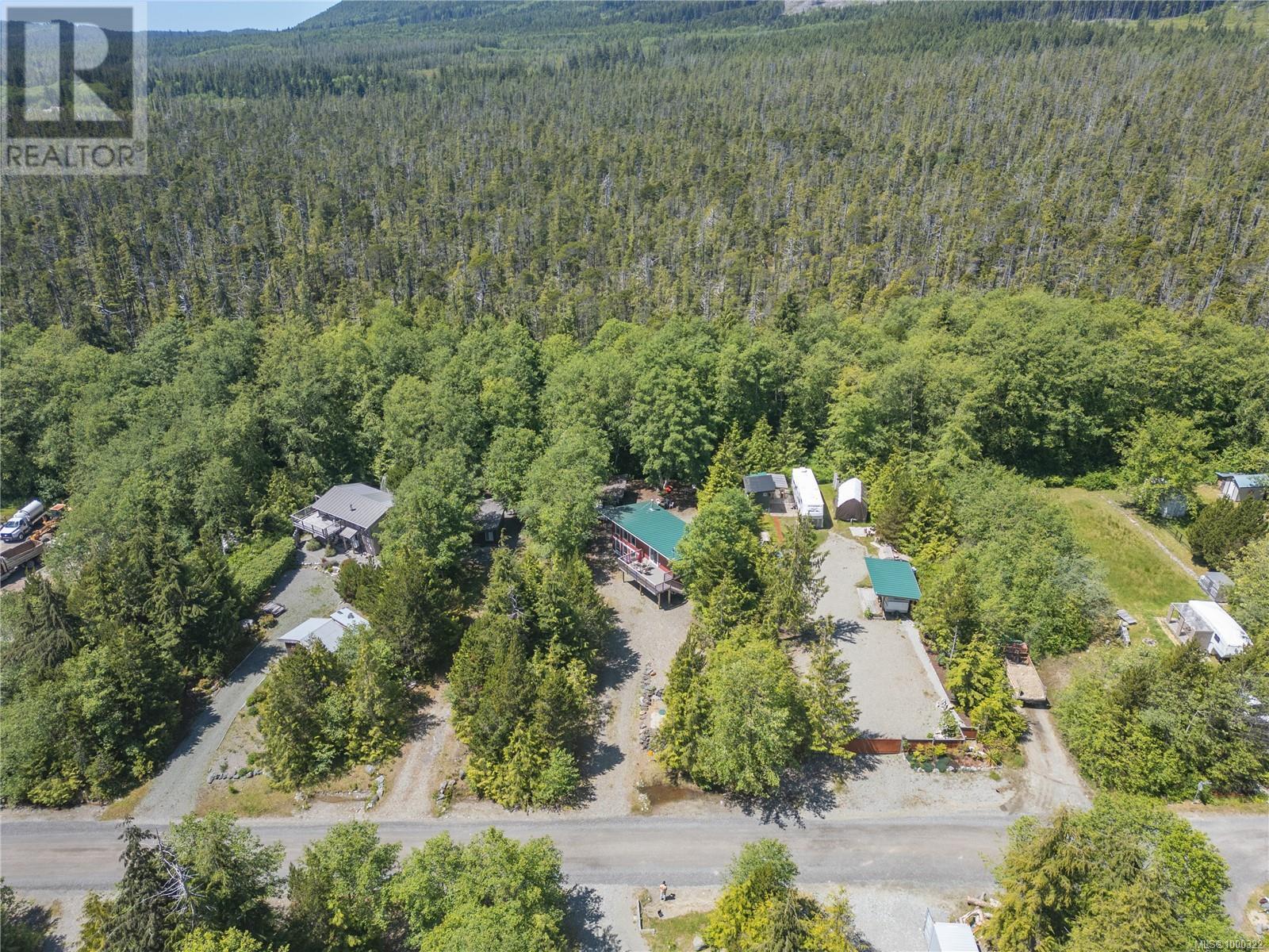1145 Seventh Ave, Ucluelet, British Columbia  V0R 3A0 - Photo 4 - 1000322