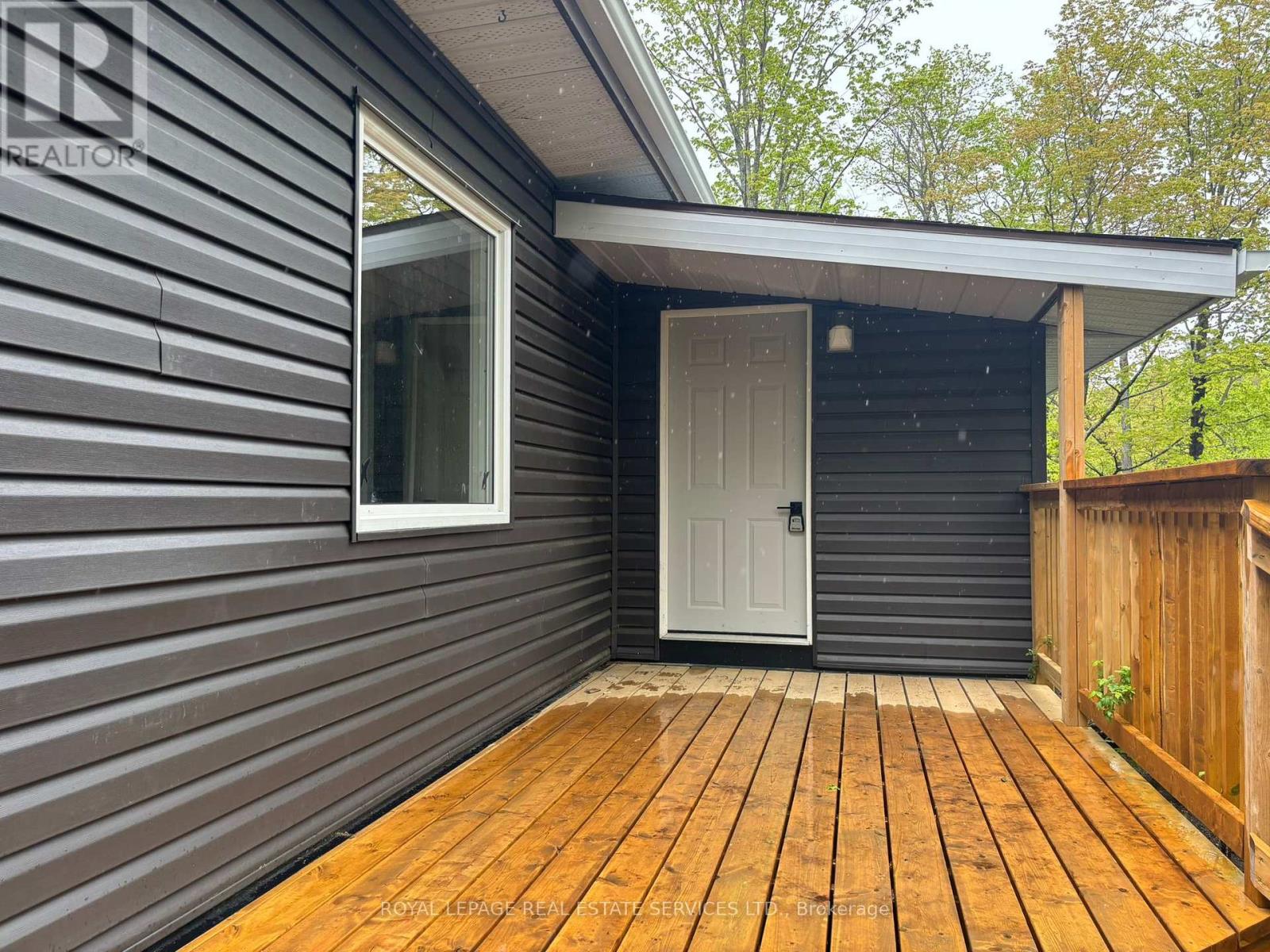 Bachelor - 92 Swords Road, Whitestone, Ontario  P0A 1G0 - Photo 2 - X12057646