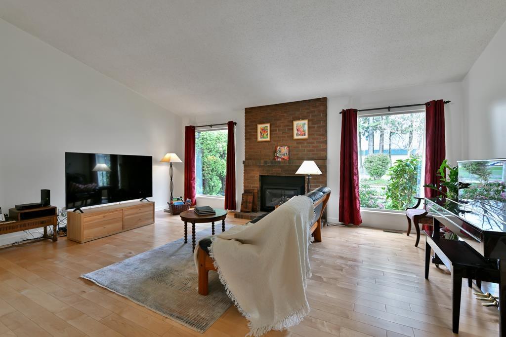 10906 80 Avenue, Delta, British Columbia  V4C 1W3 - Photo 2 - R3004115