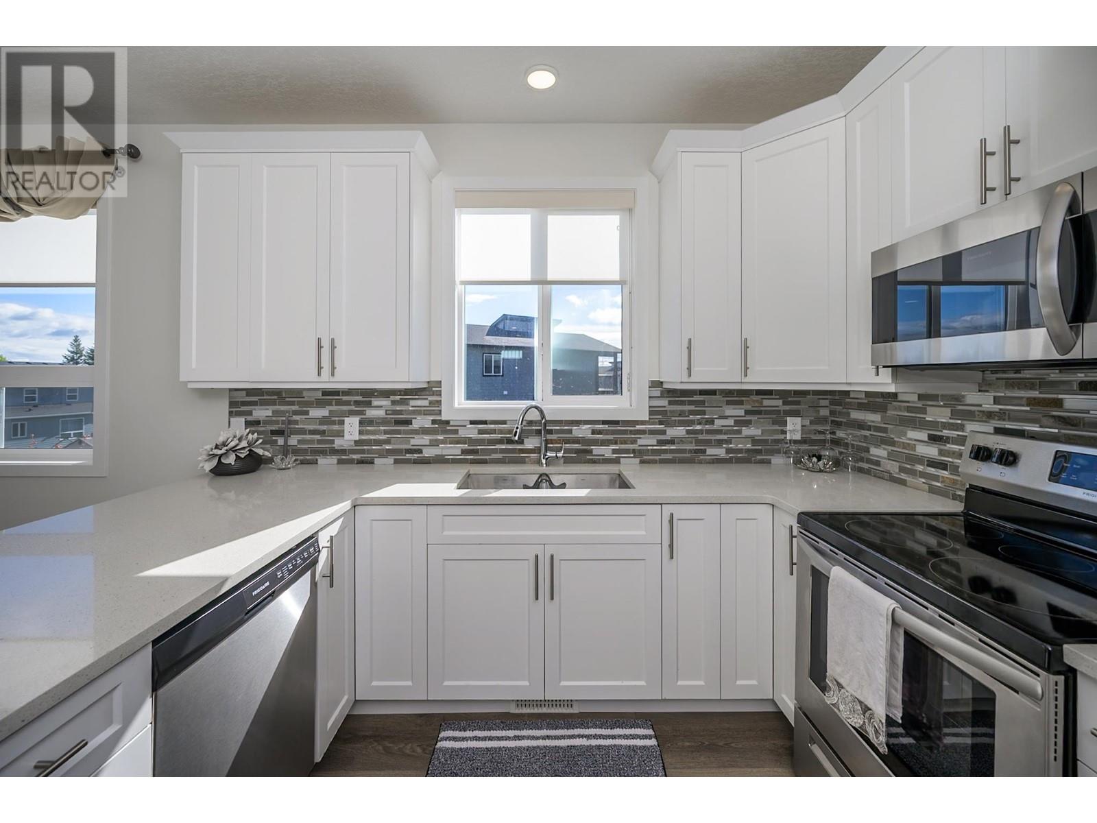 Property at 160 2980 ELLINGTON AVENUE image 3