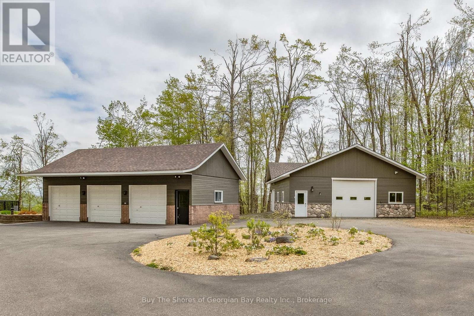 691 Mount St. Louis Road, Oro-Medonte, Ontario  L0L 1V0 - Photo 4 - S12165307
