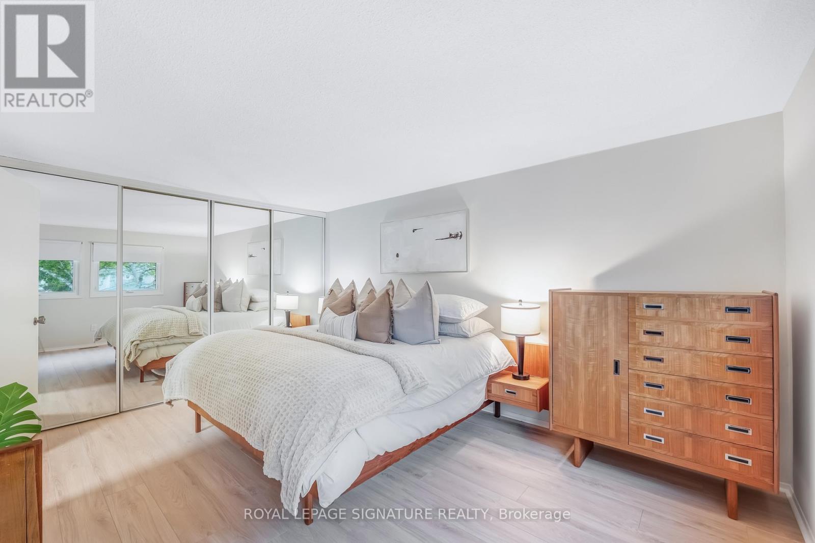 219 Goldhawk Trail, Toronto, Ontario  M1V 1X4 - Photo 18 - E12166453