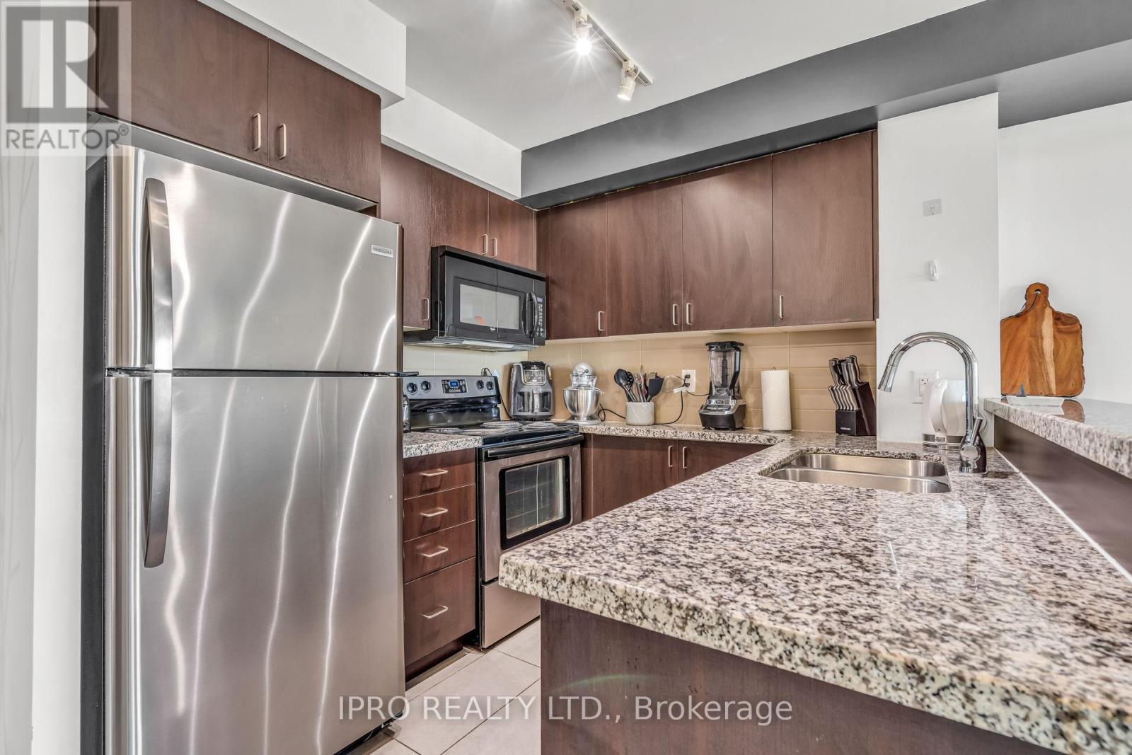 906 - 1235 Bayly Street, Pickering, Ontario  L1W 1L7 - Photo 9 - E12166521