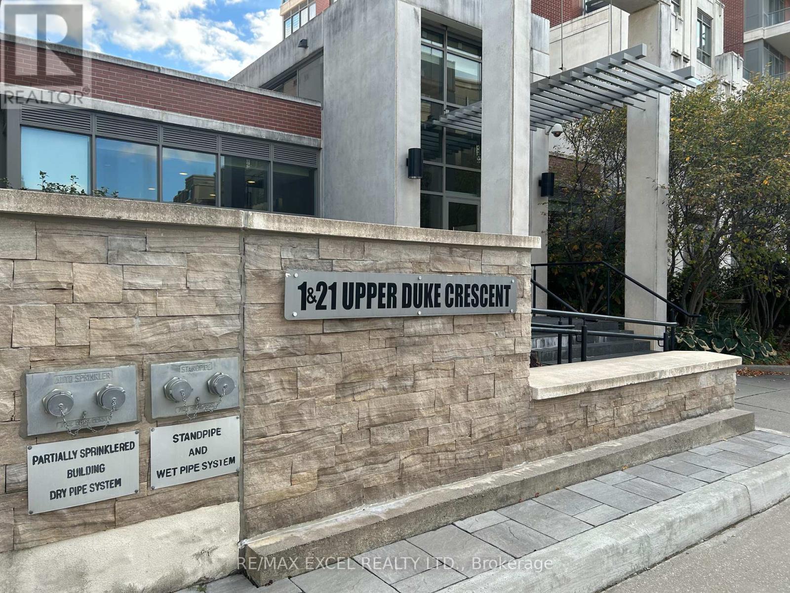 110 - 1 Upper Duke Crescent, Markham, Ontario  L6G 0B6 - Photo 2 - N12166512