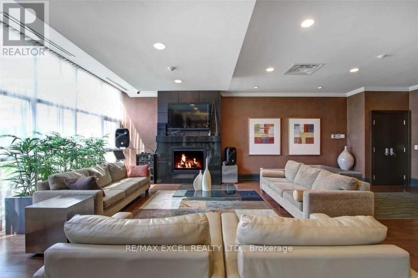 110 - 1 Upper Duke Crescent, Markham, Ontario  L6G 0B6 - Photo 4 - N12166512