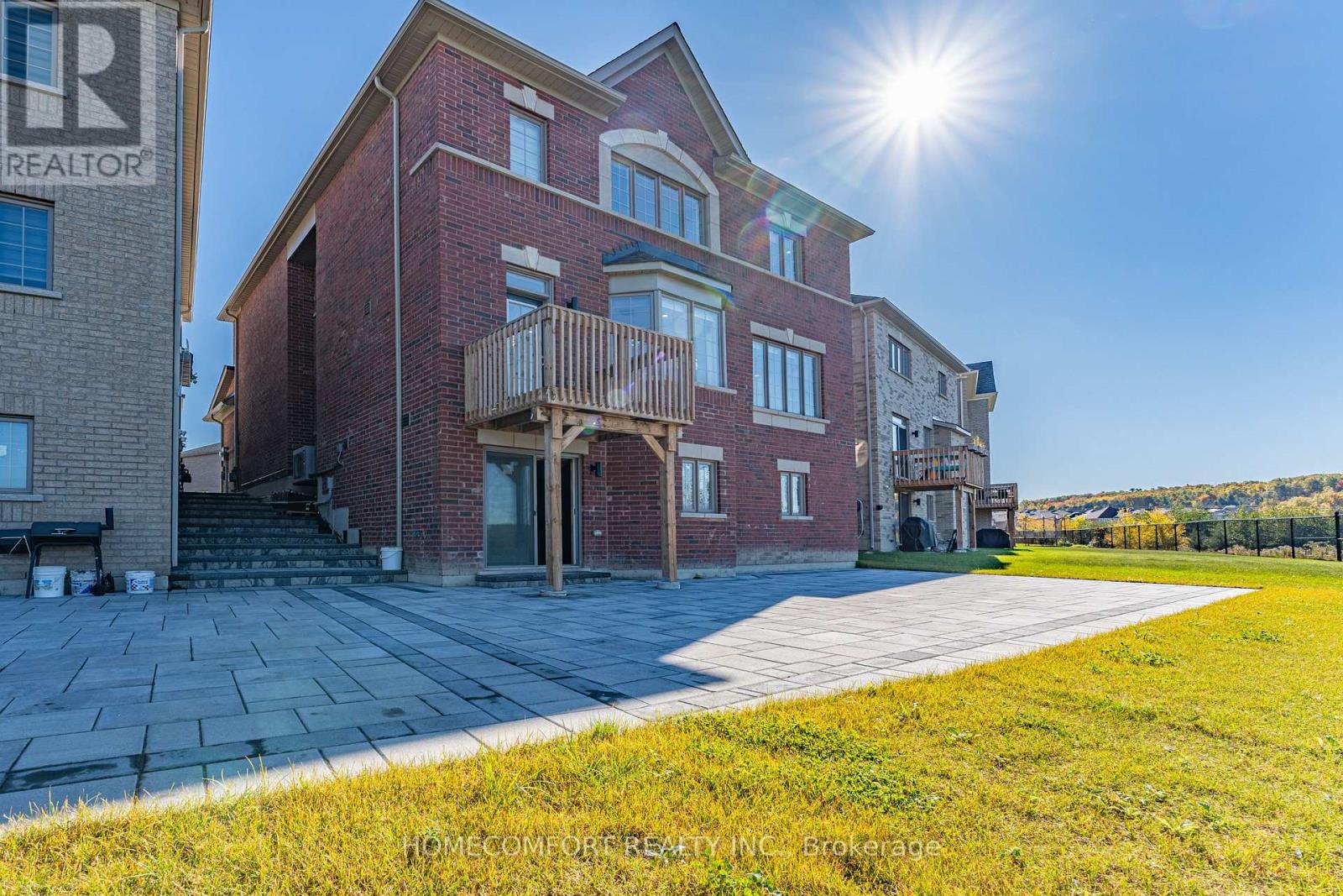 42 Marlene Johnston Drive, East Gwillimbury, Ontario  L9N 0W8 - Photo 3 - N12166526