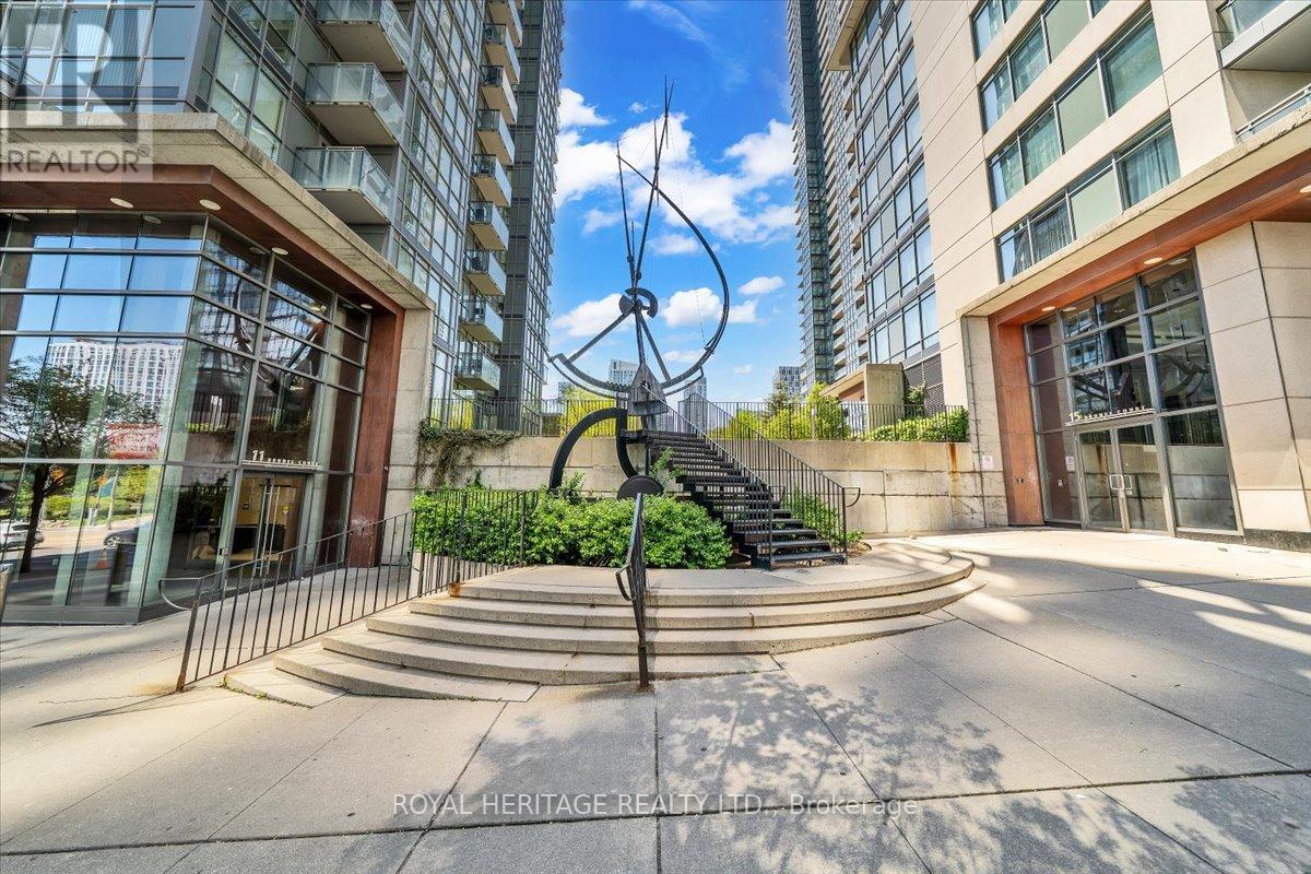 1105 - 11 Brunel Court, Toronto, Ontario  M5V 3Y3 - Photo 1 - C12163822