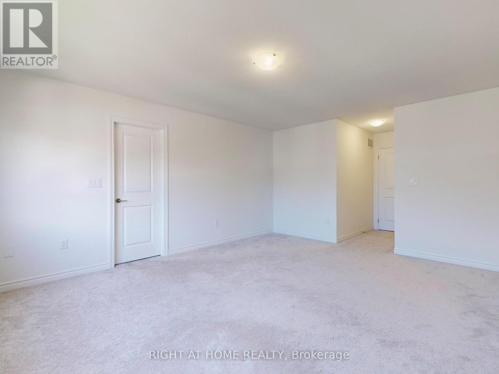 71 Phoenix Boulevard, Barrie, Ontario  L9J 0P7 - Photo 12 - S12166448