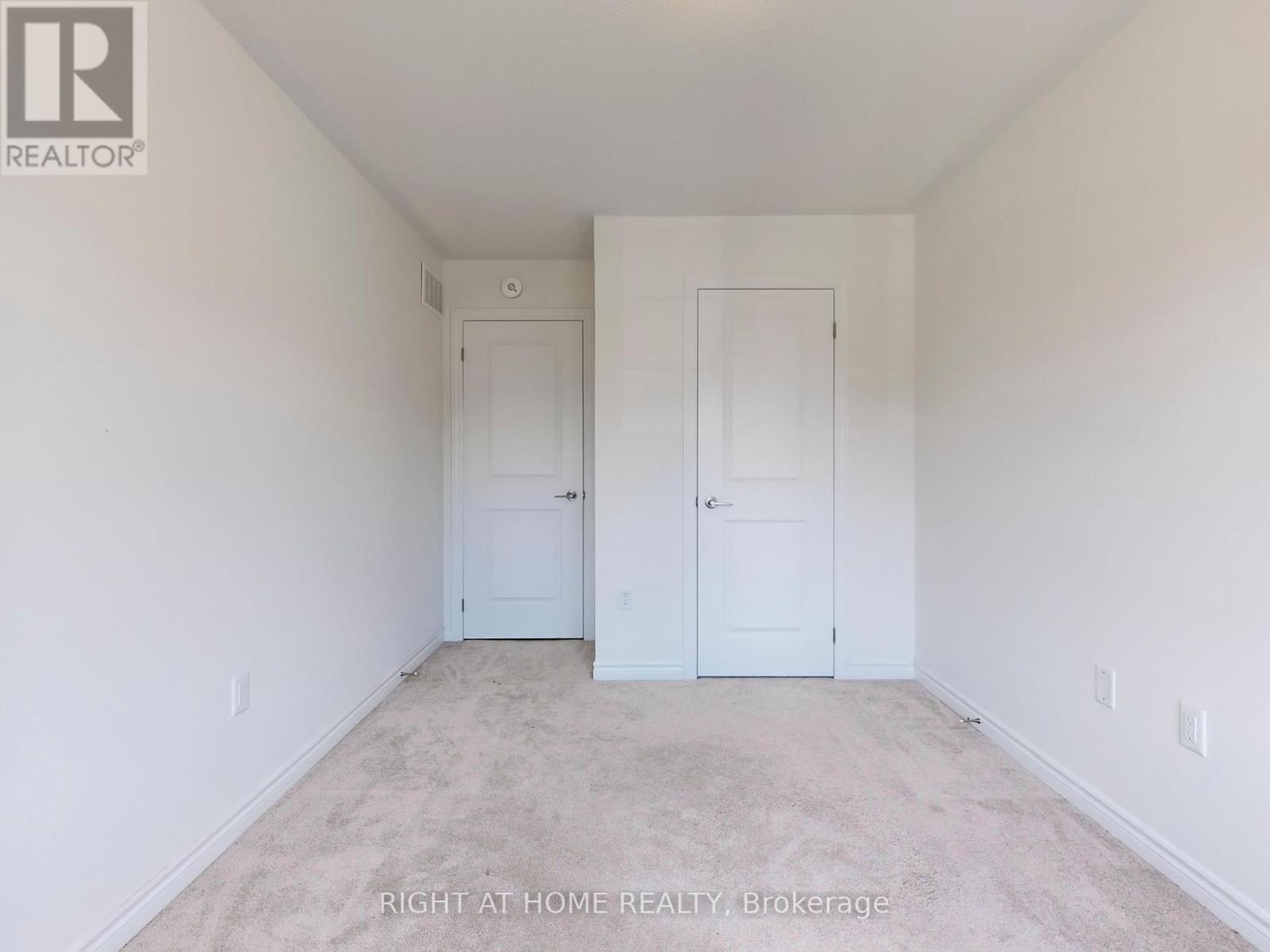 71 Phoenix Boulevard, Barrie, Ontario  L9J 0P7 - Photo 17 - S12166448