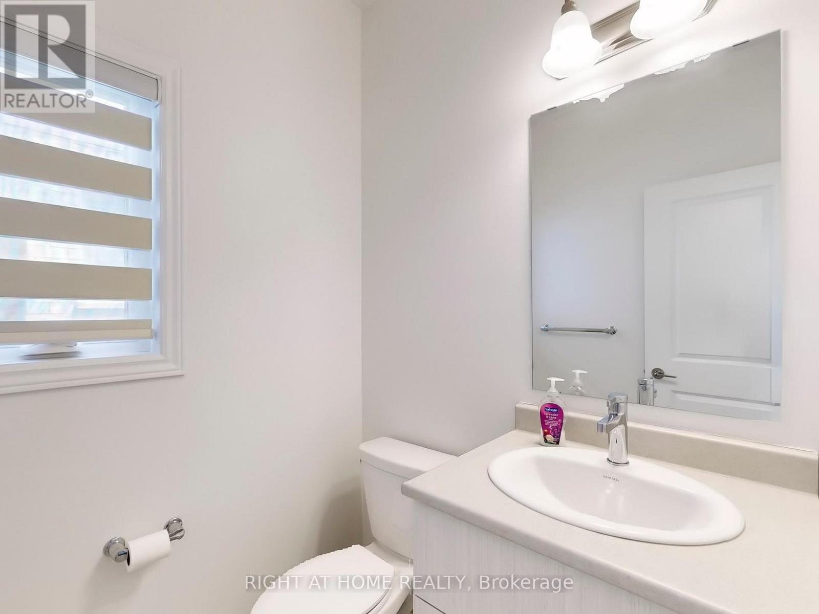 71 Phoenix Boulevard, Barrie, Ontario  L9J 0P7 - Photo 8 - S12166448