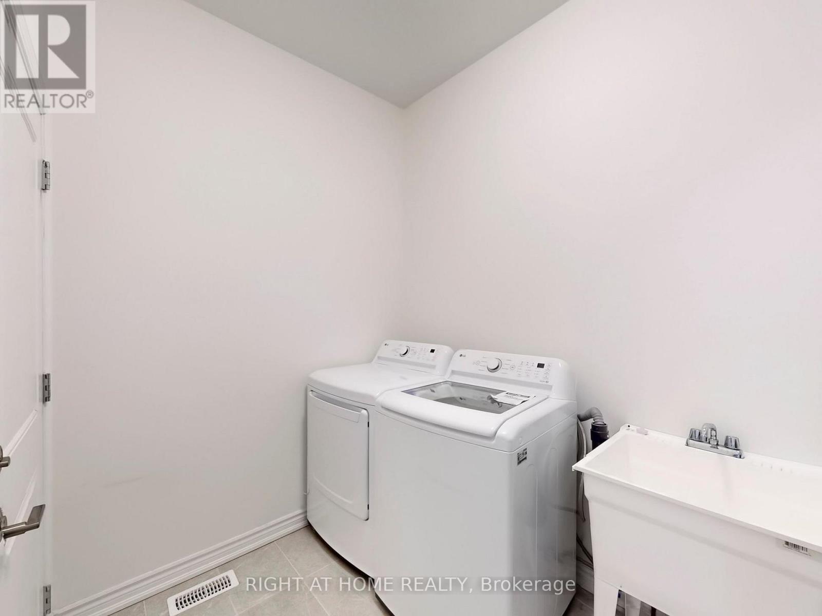 71 Phoenix Boulevard, Barrie, Ontario  L9J 0P7 - Photo 9 - S12166448