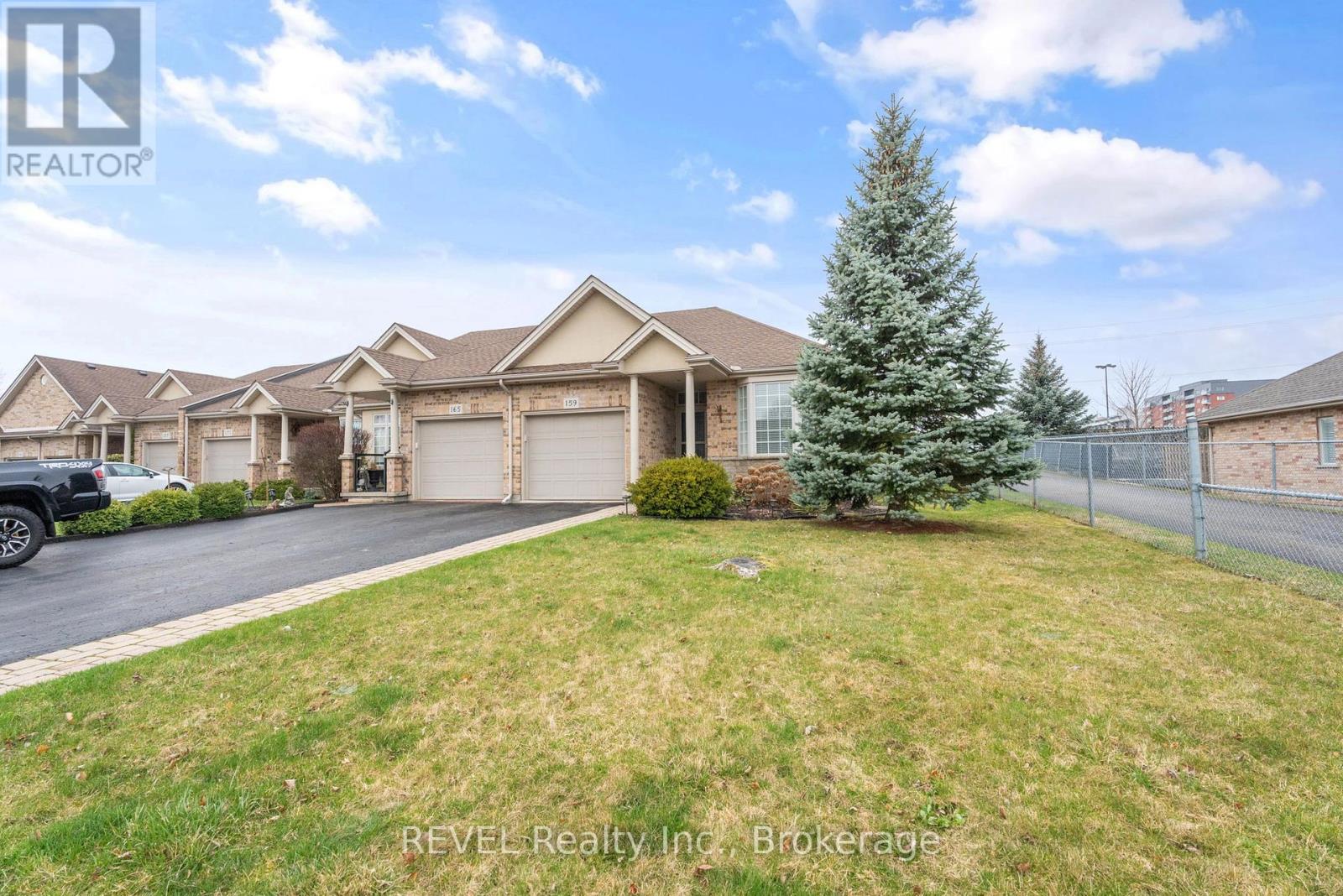 159 Willowlanding Court, Welland, Ontario  L3C 7L8 - Photo 3 - X12166590