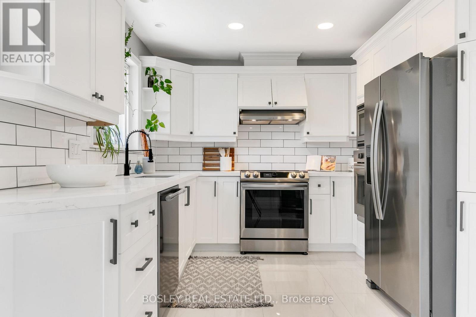 309 Dalesford Road, Toronto, Ontario  M8Y 1G8 - Photo 14 - W12166437