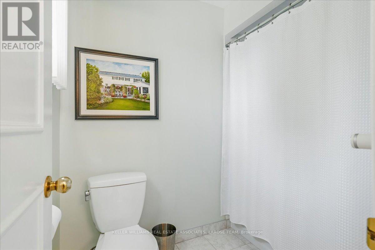 1386 Myron Drive, Mississauga, Ontario  L5E 2N4 - Photo 32 - W12166445