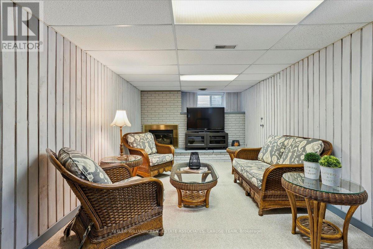 1386 Myron Drive, Mississauga, Ontario  L5E 2N4 - Photo 38 - W12166445