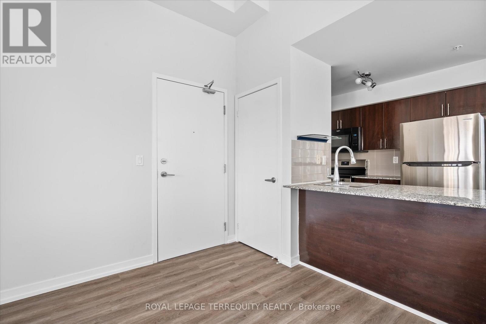 328 - 1410 Dupont Street, Toronto, Ontario  M6H 0B6 - Photo 6 - W12166450